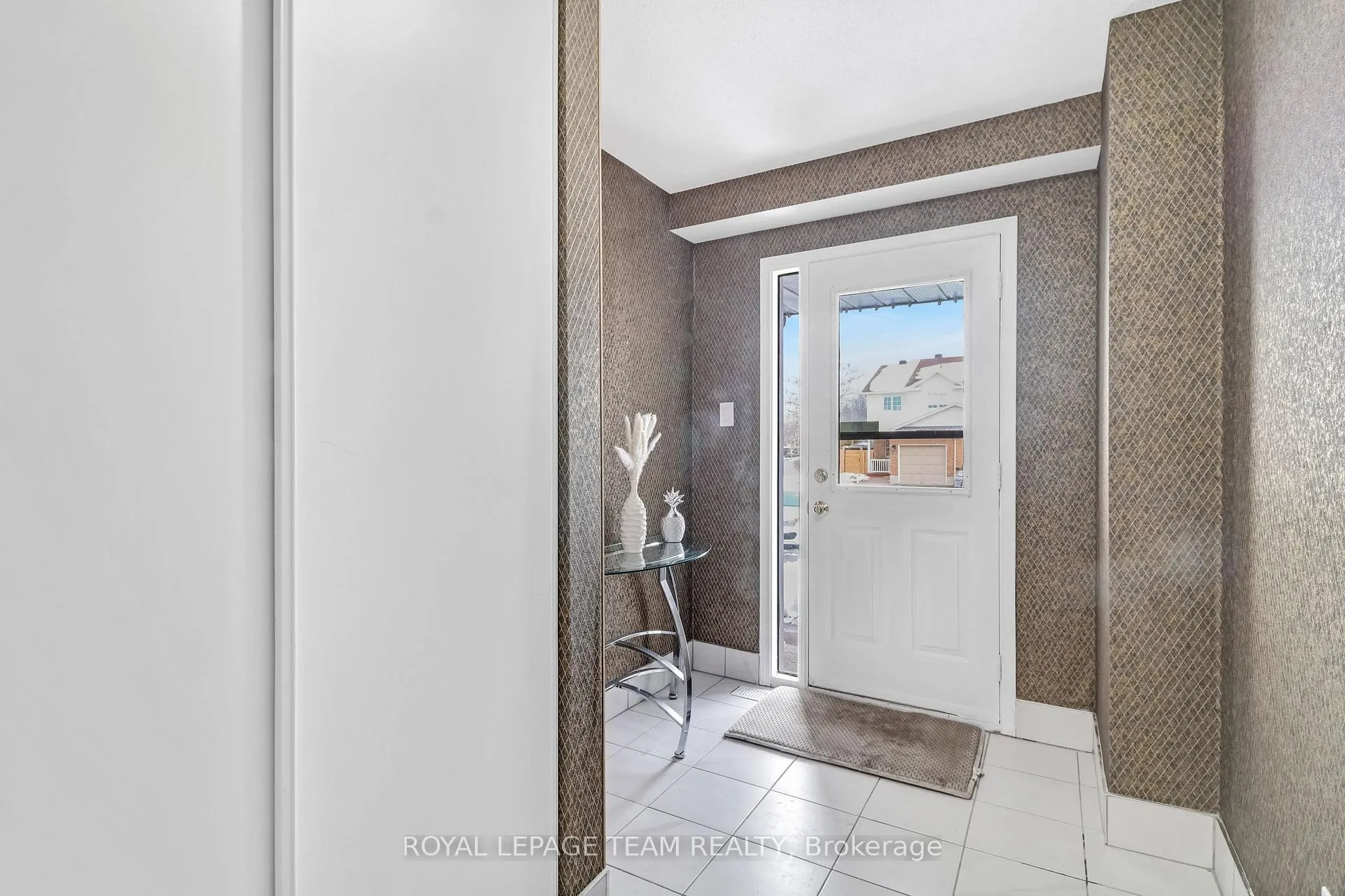 Photo 4 of 86 Woodford Way, Ottawa, Barrhaven - Longfields — HOMEH