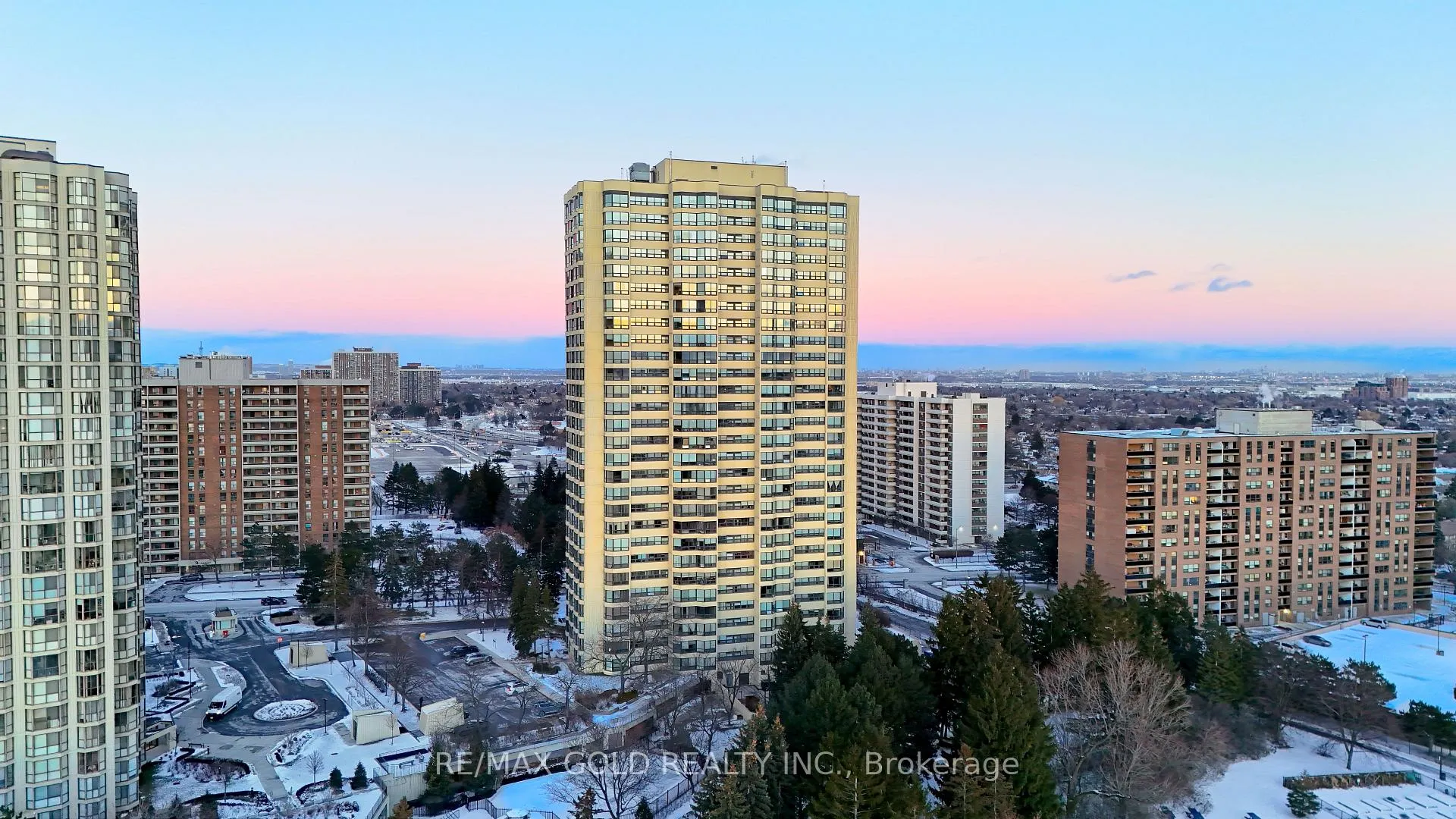 Photo 2 of Unit 1602, 8 Lisa Street, Brampton, Queen Street Corridor — HOMEH