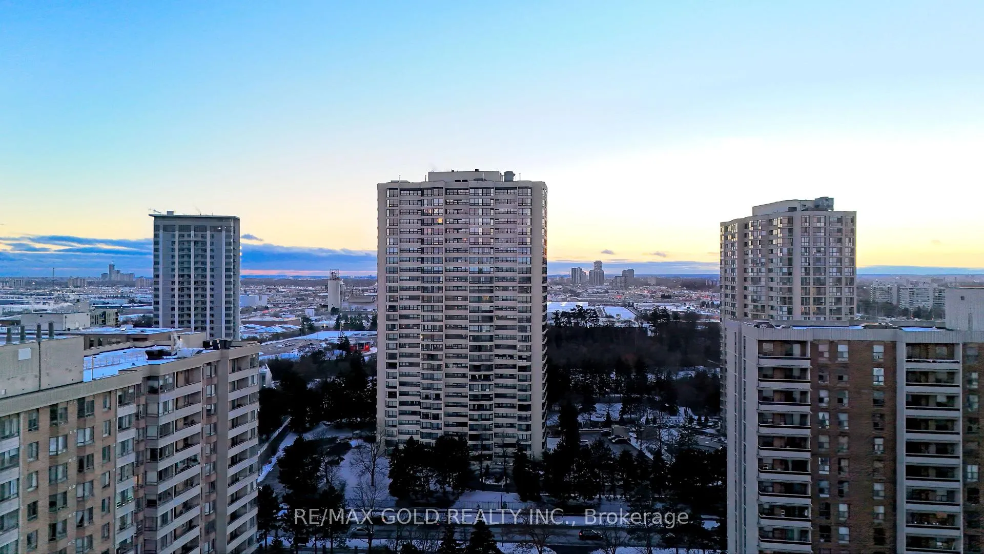 Photo 3 of Unit 1602, 8 Lisa Street, Brampton, Queen Street Corridor — HOMEH