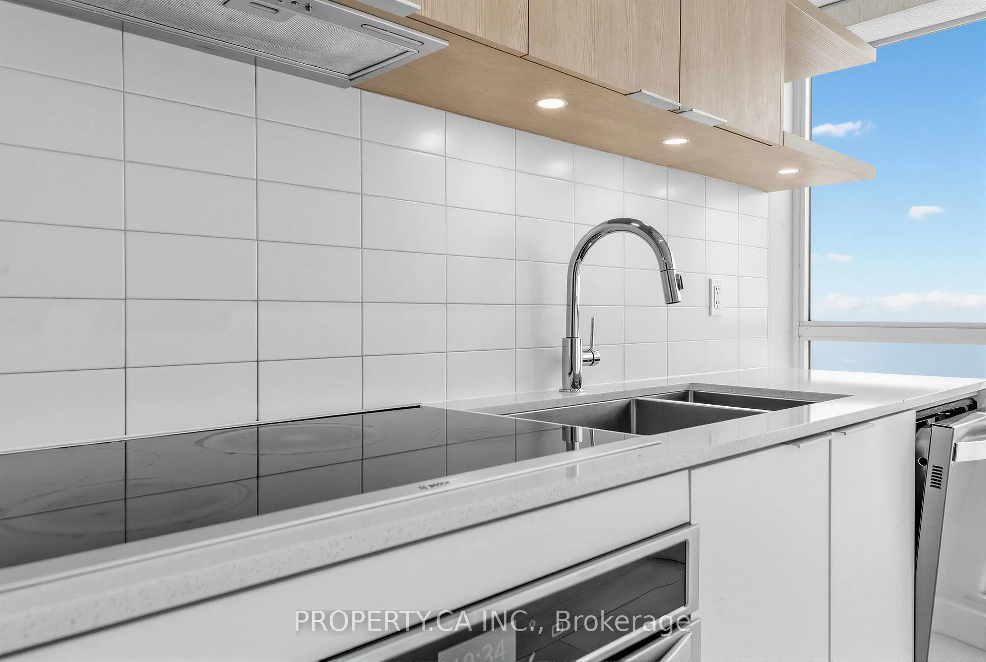 Photo 8 of Unit 1004, 6 Sonic Way, Toronto, Flemingdon Park — HOMEH