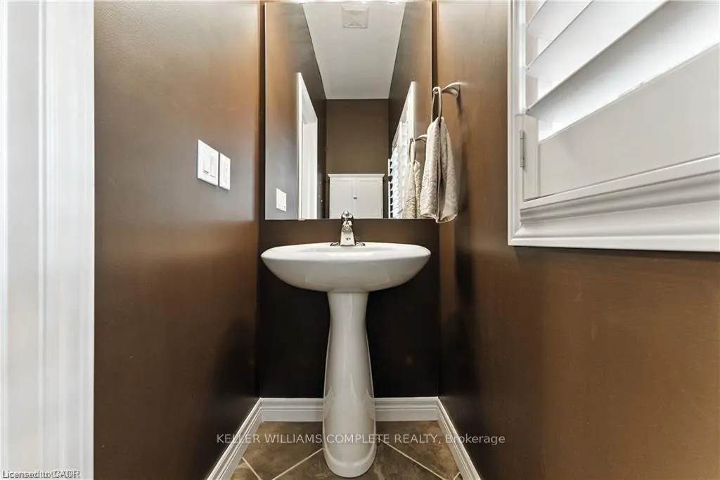 Photo 6 of 100 Fall Fair Way, Hamilton, Binbrook — HOMEH