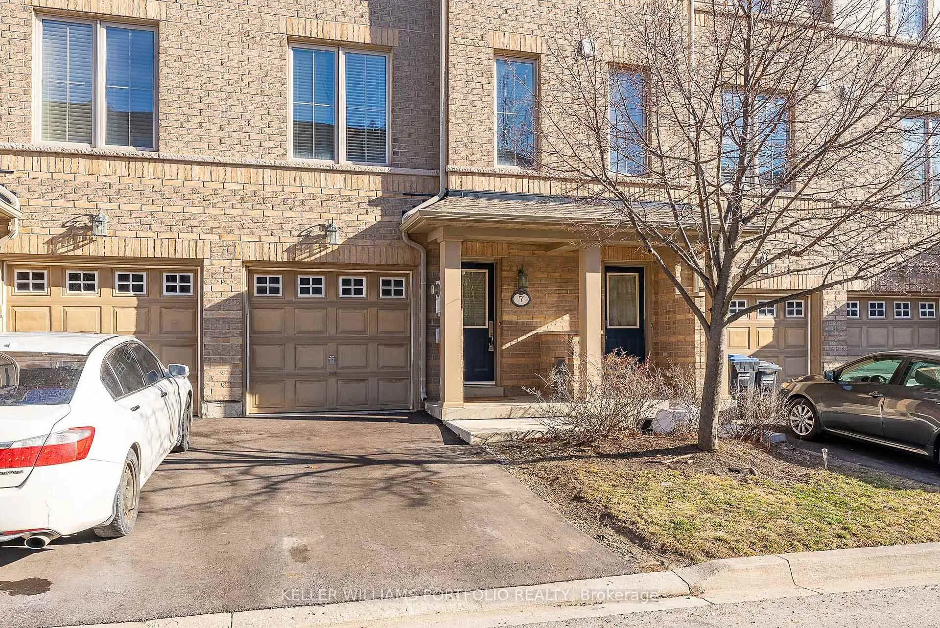 Photo 2 of 7 Cailiff Street, Brampton, Bram West — HOMEH