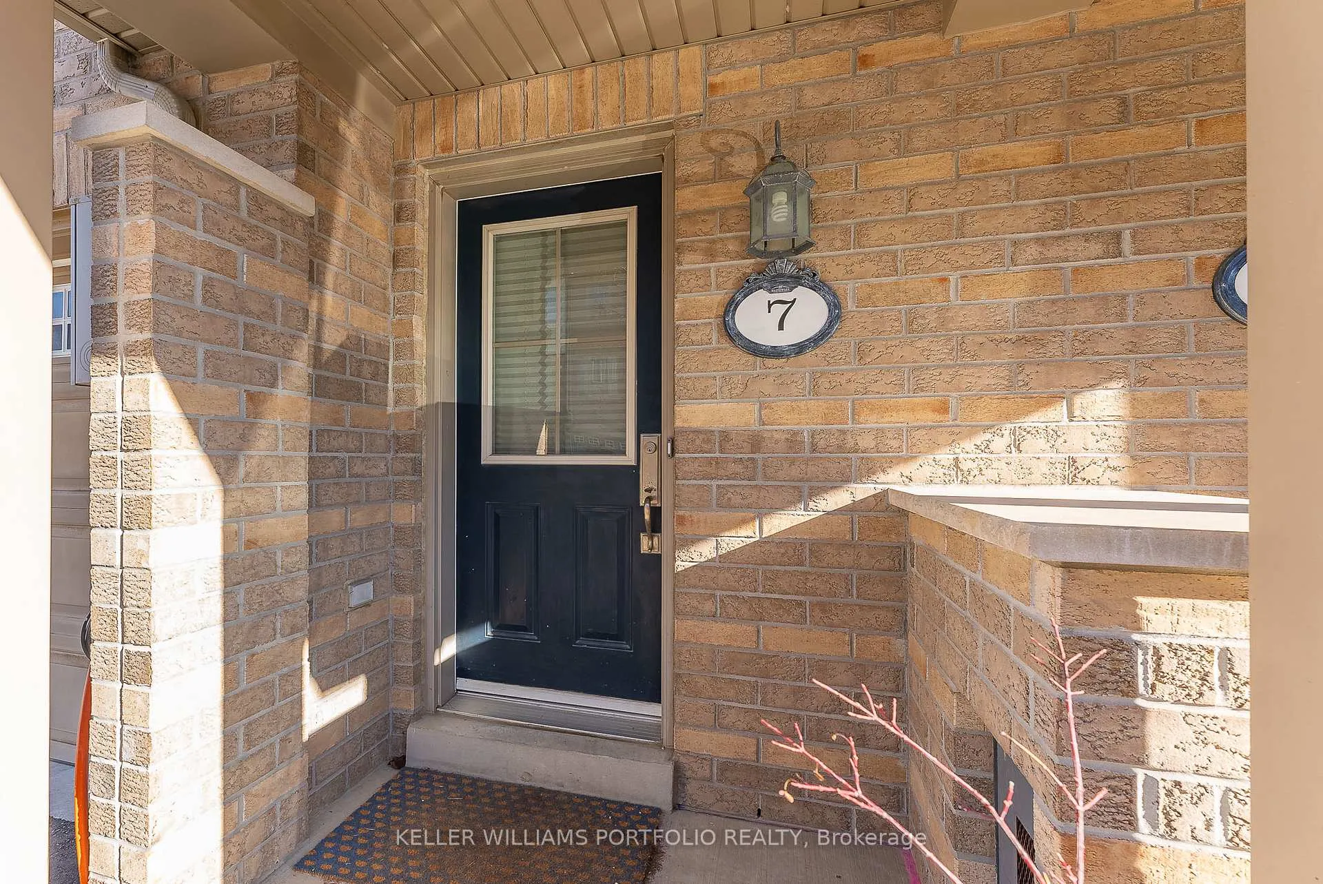 Photo 3 of 7 Cailiff Street, Brampton, Bram West — HOMEH