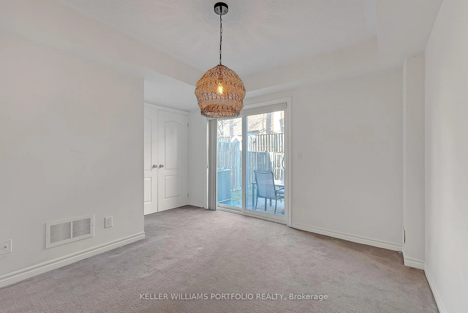Photo 8 of 7 Cailiff Street, Brampton, Bram West — HOMEH