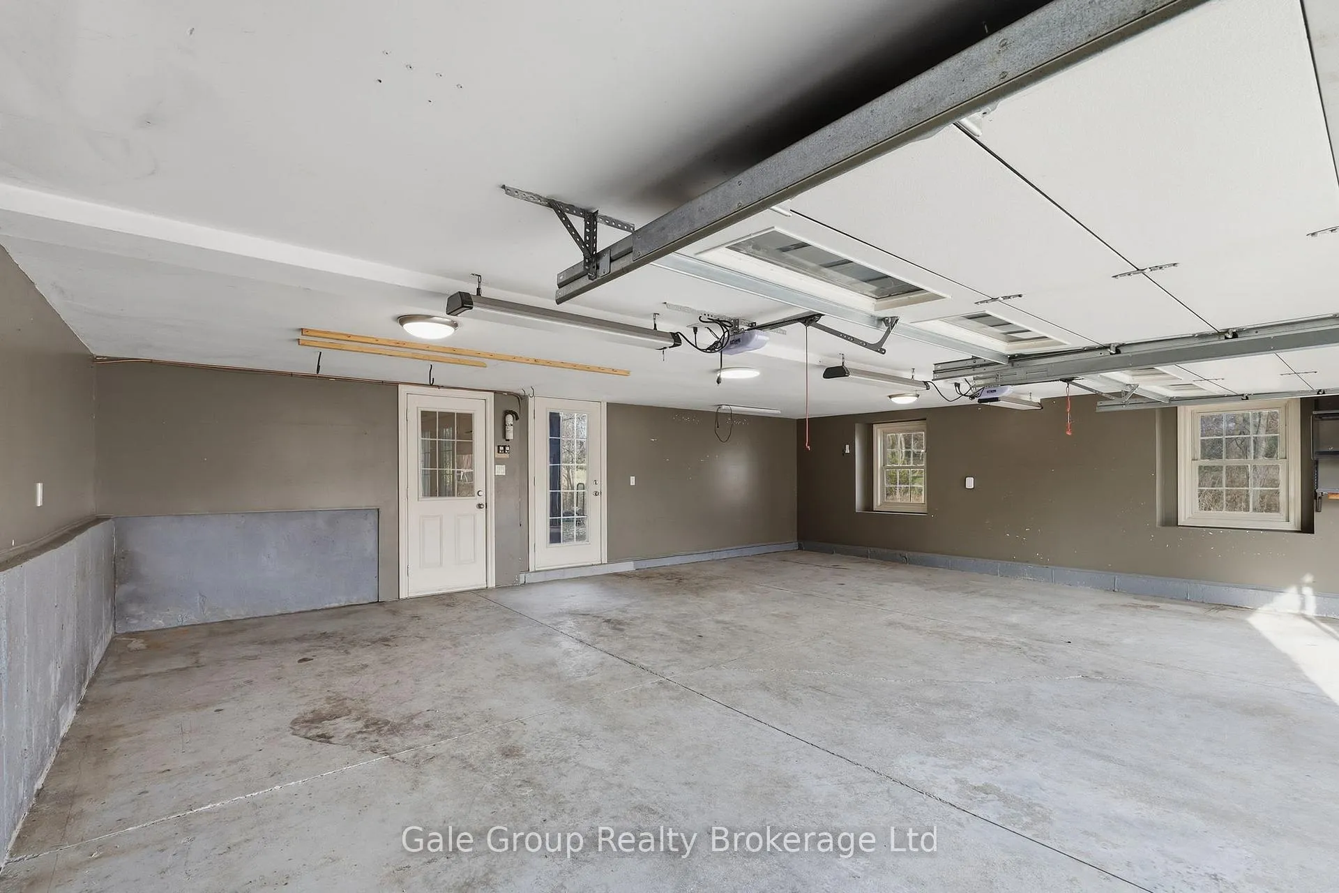Photo 39 of 1349 Queen Street, Wilmot — HOMEH