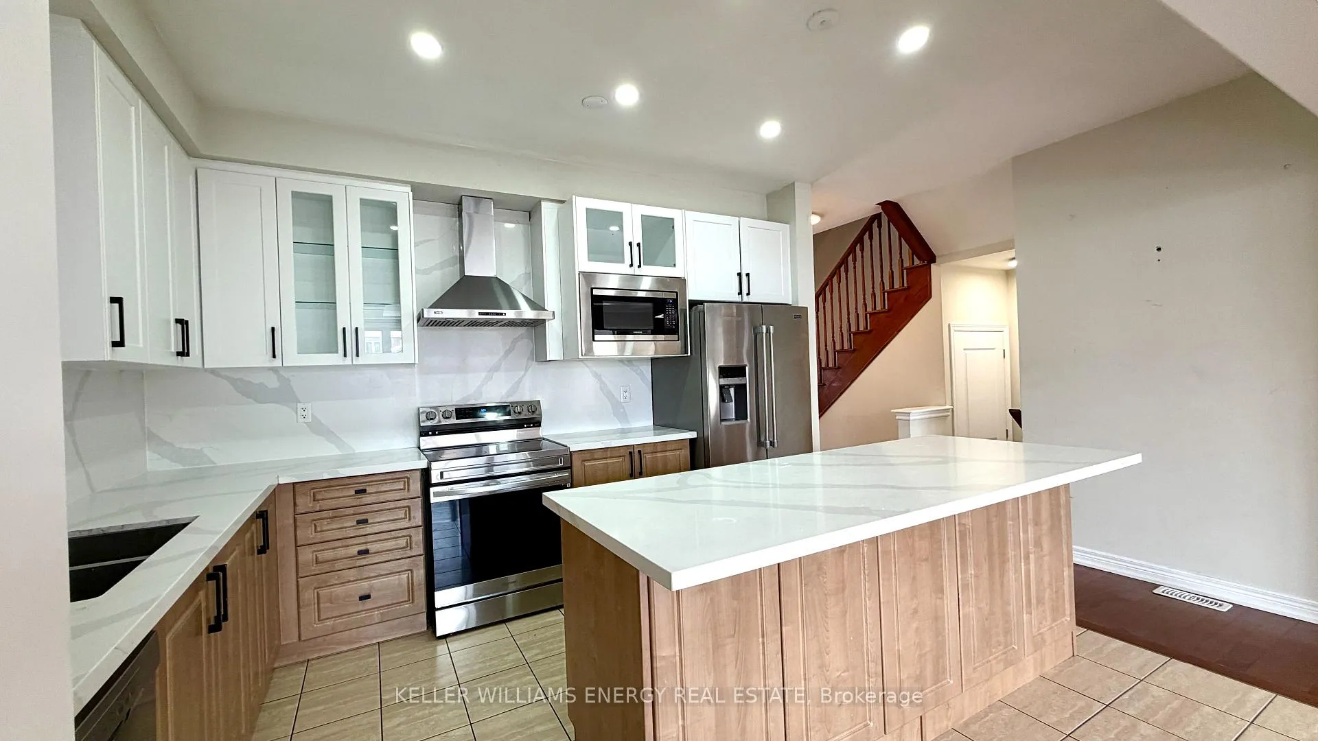 Photo 5 of Unit Upper, 53 Raven Cross Avenue S, Markham, Cornell — HOMEH