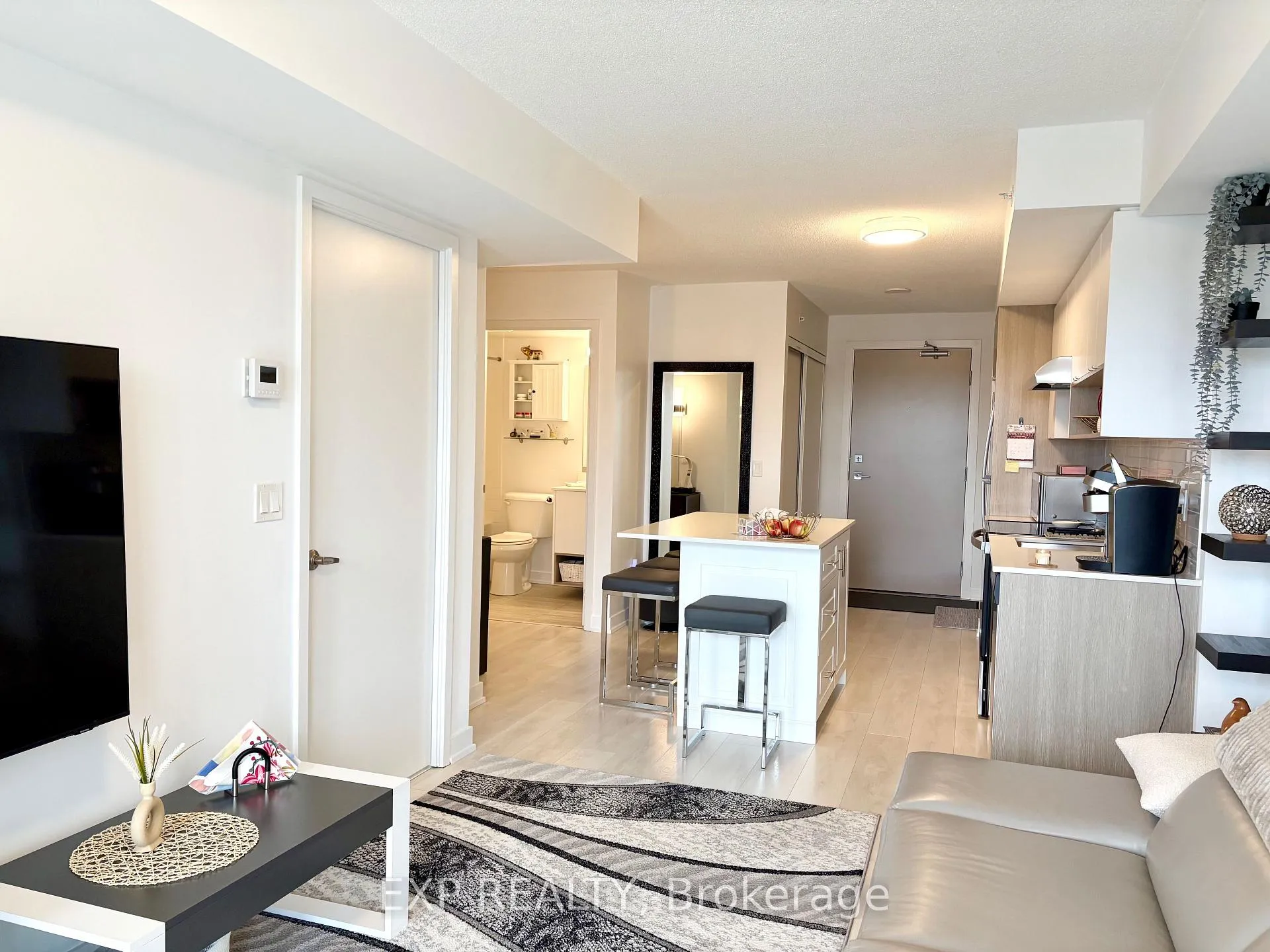 Photo 4 of Unit A502, 1117 Cooke Boulevard, Burlington, LaSalle — HOMEH