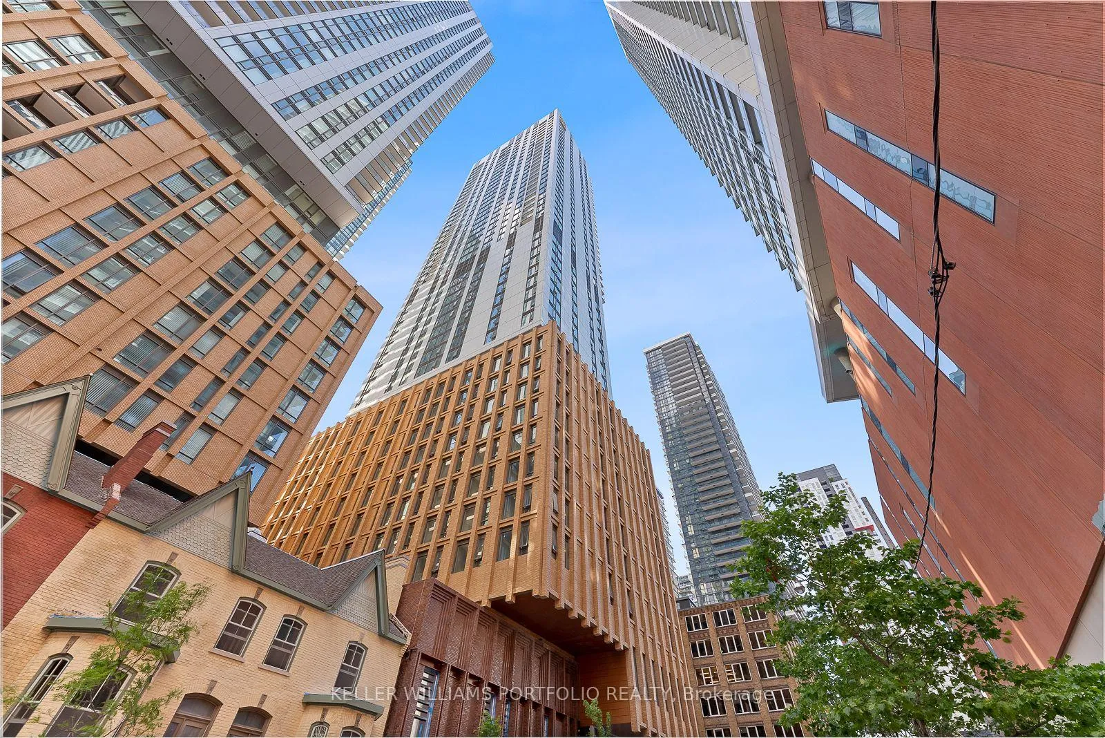 Front of Unit 3221, 28 Widmer Street