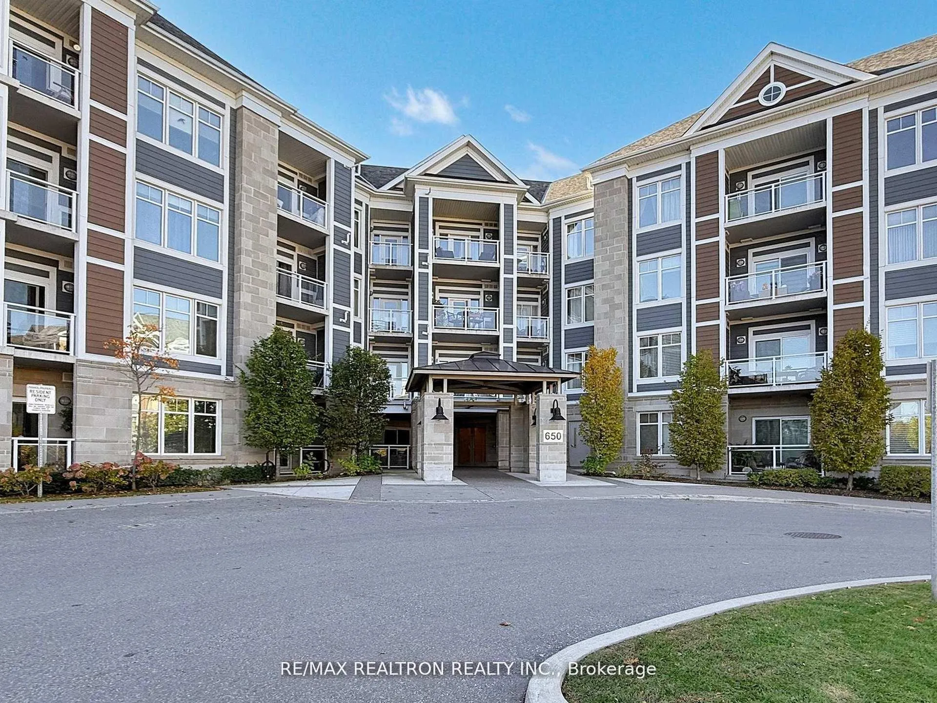 Front of Unit 112, 650 Gordon Street