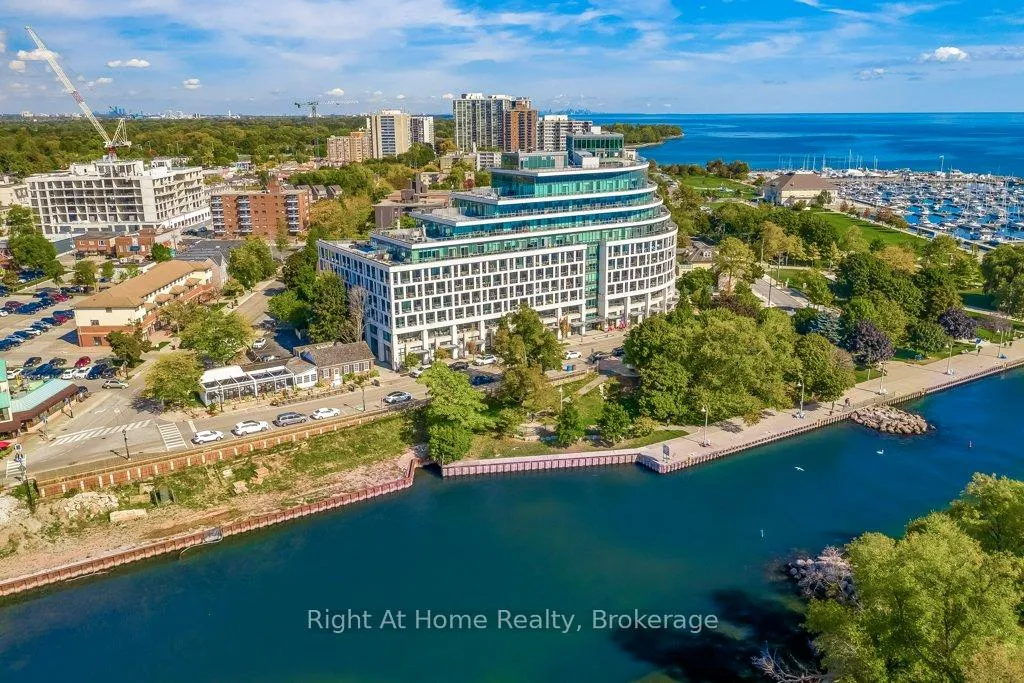 Front of Unit 201, 11 Bronte Road