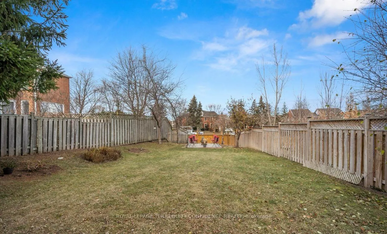 Photo 24 of 8 Colleen Street, Vaughan, Crestwood-Springfarm-Yorkhill — HOMEH
