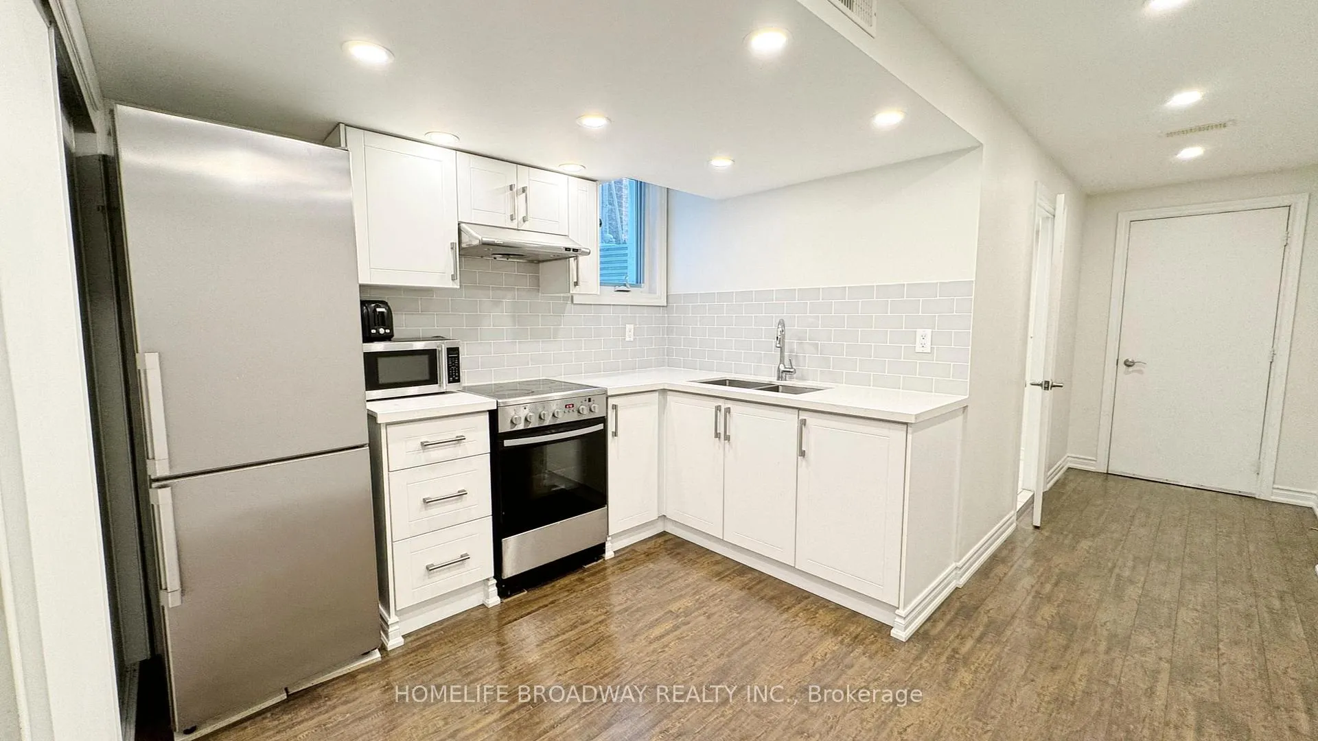Photo 2 of Unit lower, 102 Orchard Hill Boulevard, Markham, Berczy — HOMEH