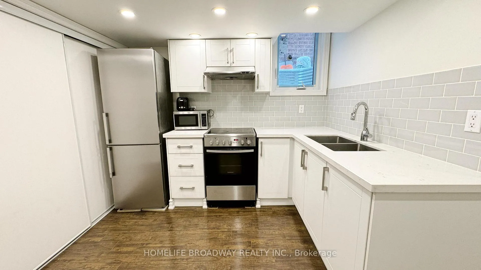Photo 3 of Unit lower, 102 Orchard Hill Boulevard, Markham, Berczy — HOMEH