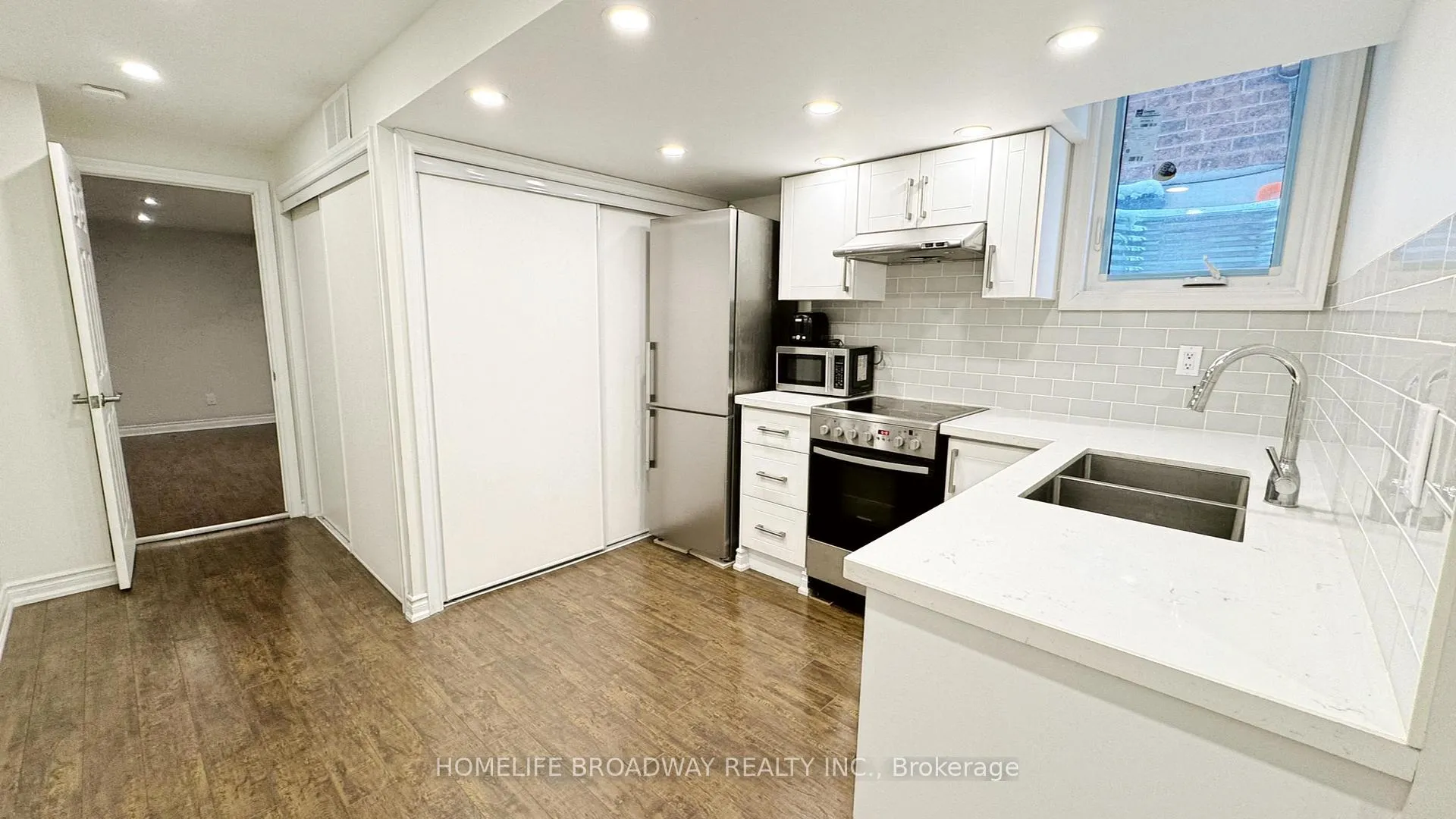 Photo 4 of Unit lower, 102 Orchard Hill Boulevard, Markham, Berczy — HOMEH