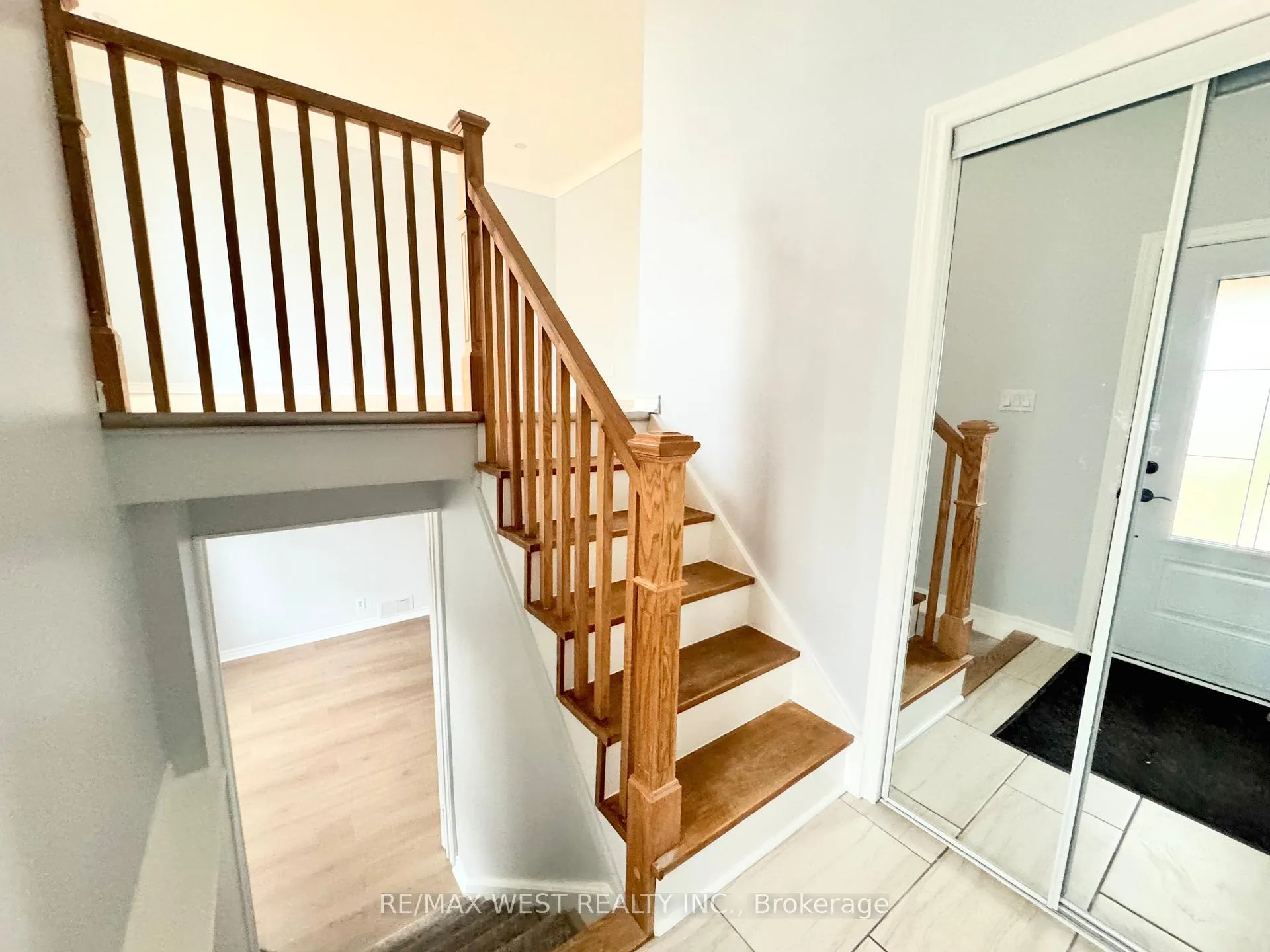 Photo 4 of 4244 York Drive, Niagara Falls, Morrison — HOMEH