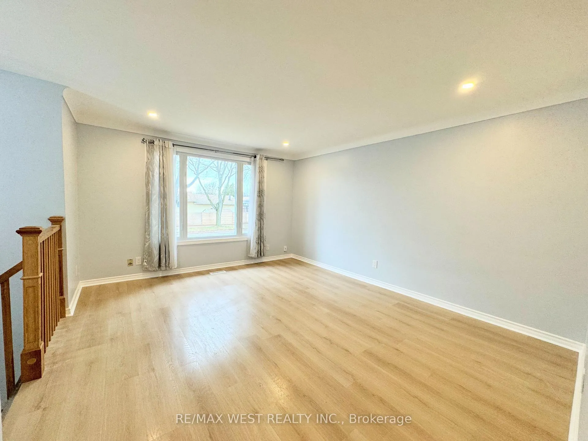 Photo 6 of 4244 York Drive, Niagara Falls, Morrison — HOMEH
