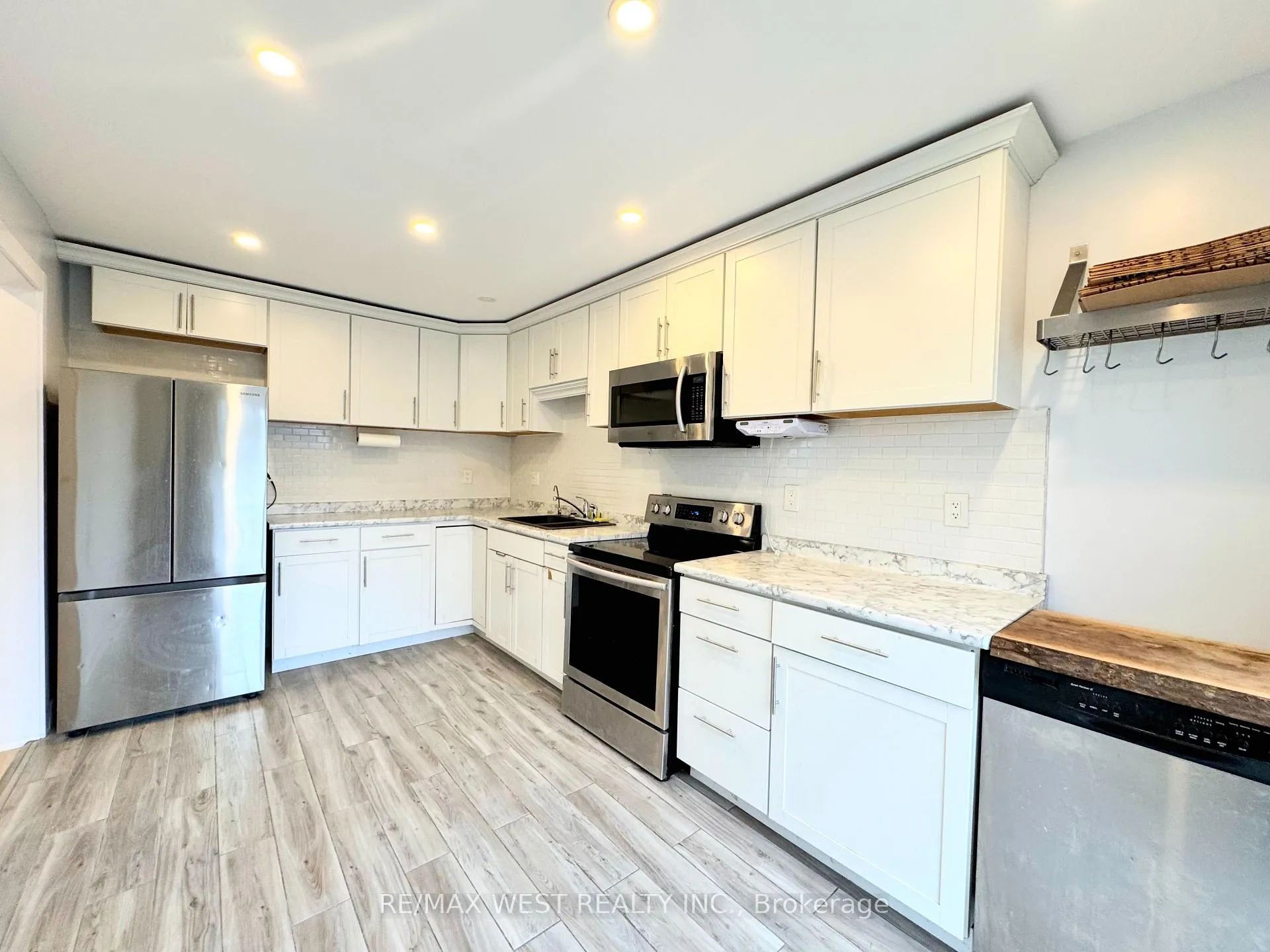 Photo 9 of 4244 York Drive, Niagara Falls, Morrison — HOMEH
