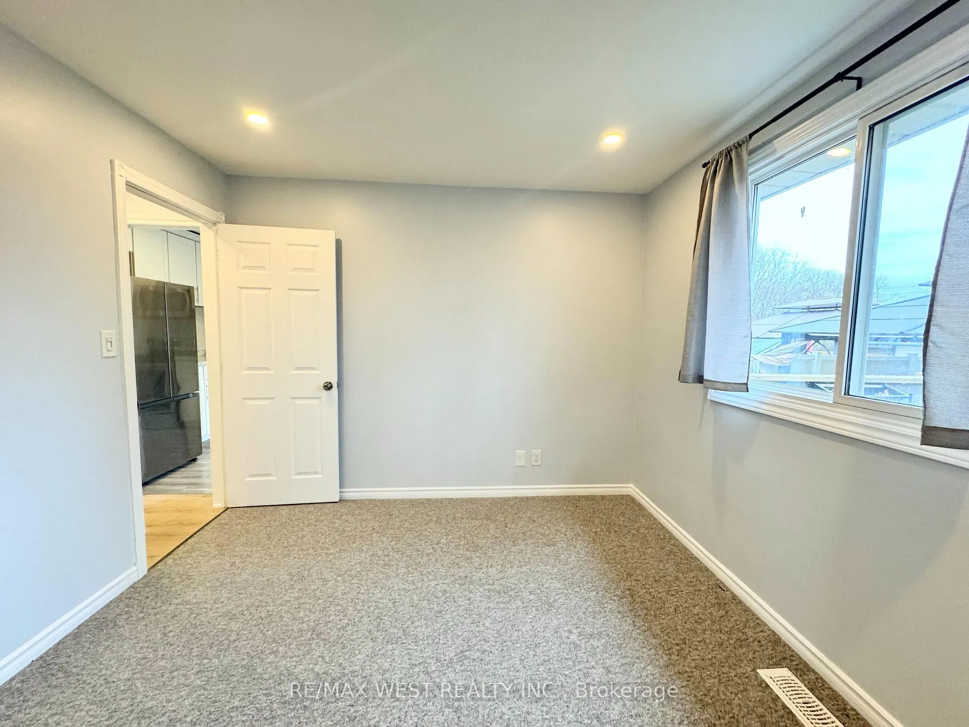 Photo 15 of 4244 York Drive, Niagara Falls, Morrison — HOMEH