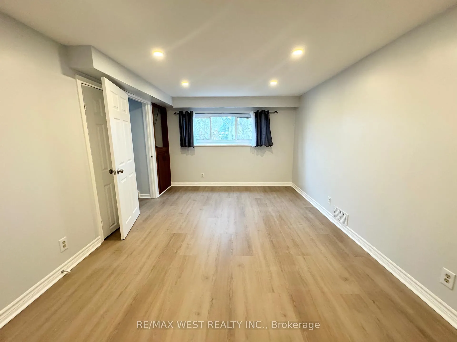 Photo 18 of 4244 York Drive, Niagara Falls, Morrison — HOMEH