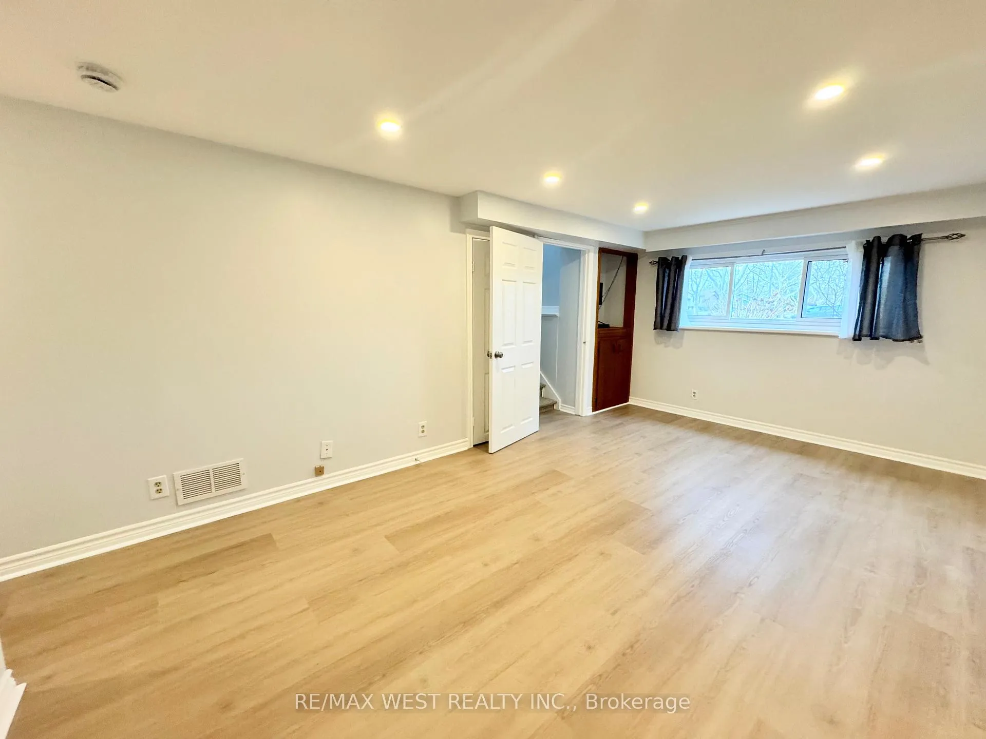 Photo 19 of 4244 York Drive, Niagara Falls, Morrison — HOMEH