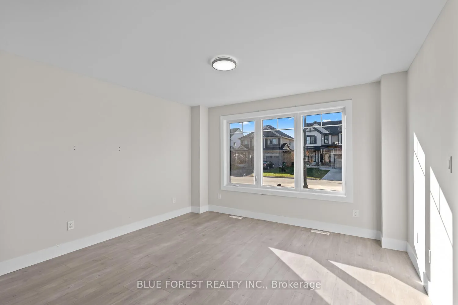 Photo 7 of 85 Acorn Trail, St. Thomas — HOMEH