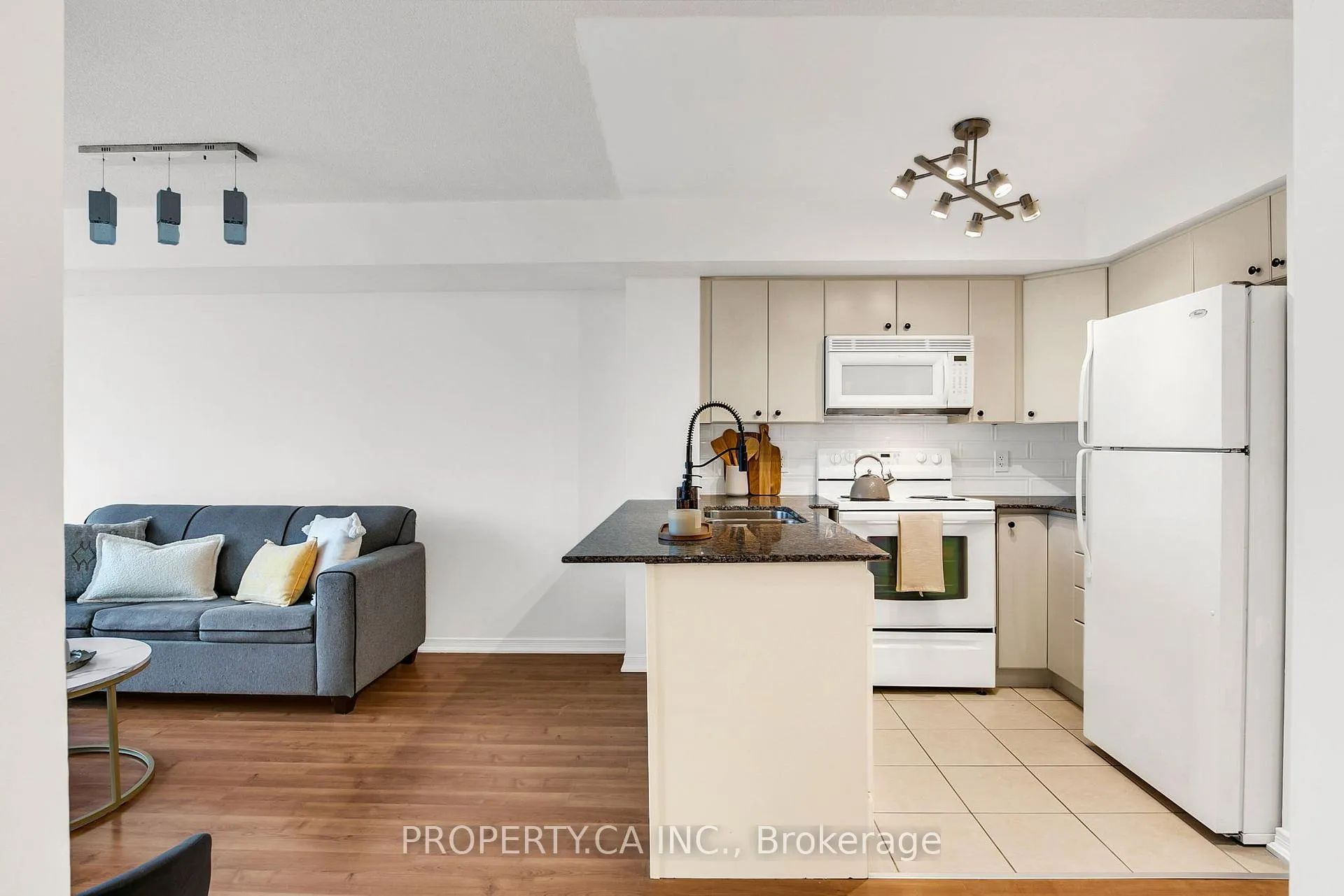 Photo 5 of Unit 711, 18 Valley Woods Road, North York, Parkwoods-Donalda — HOMEH