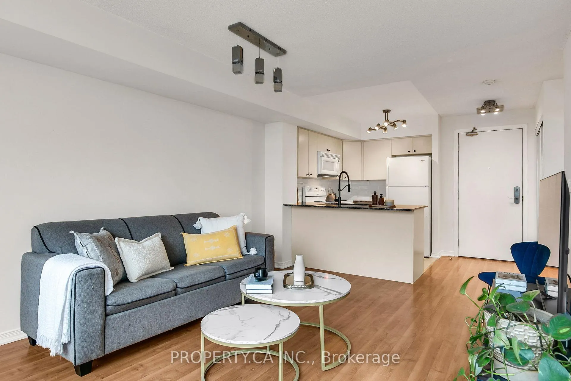 Photo 6 of Unit 711, 18 Valley Woods Road, North York, Parkwoods-Donalda — HOMEH