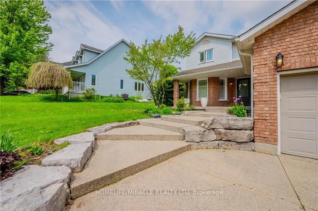 Photo 3 of 132 Trussler Road, Kitchener, Forest Heights — HOMEH