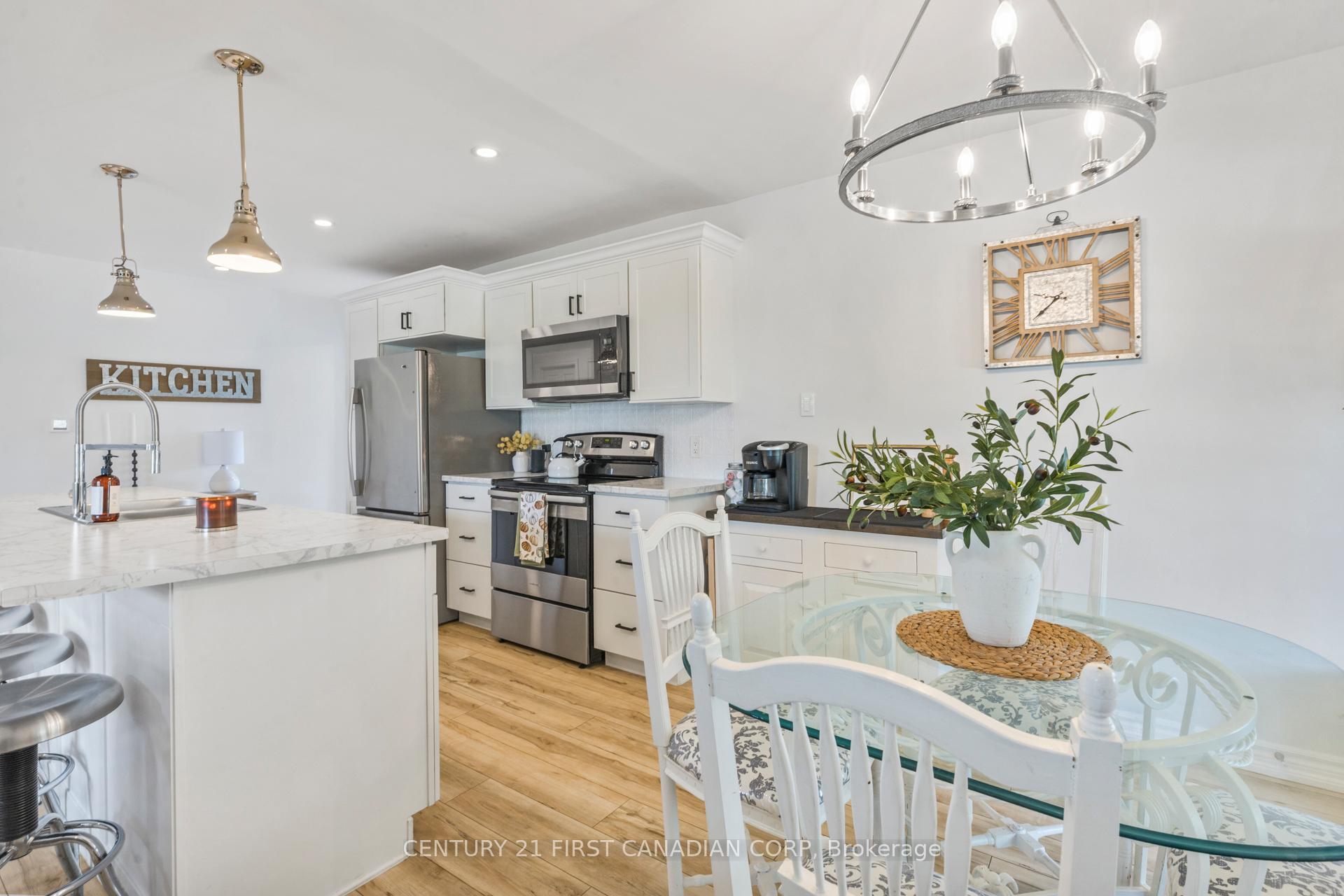Photo 10 of 6170 William Street, Lucan Biddulph, Lucan — HOMEH