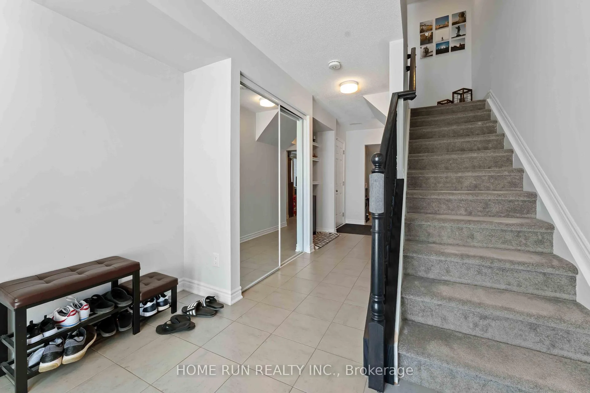 Photo 2 of 2084 Leinster Circle, Ottawa, Stittsville (North) — HOMEH