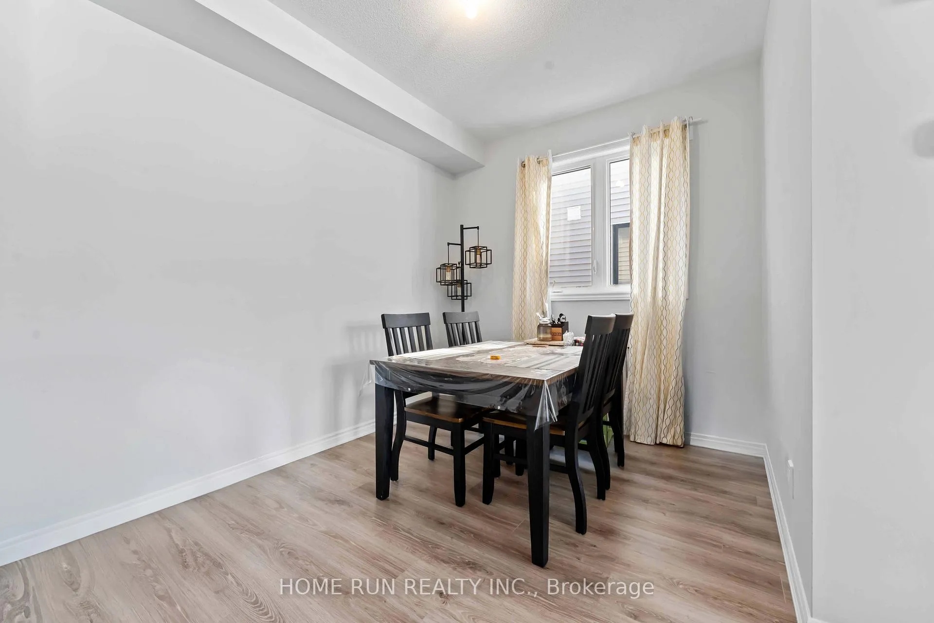 Photo 9 of 2084 Leinster Circle, Ottawa, Stittsville (North) — HOMEH