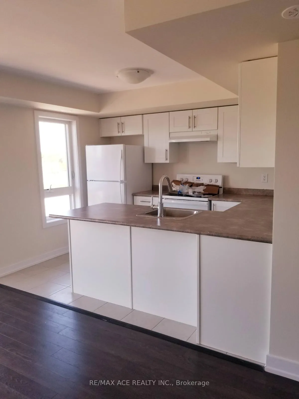 Photo 7 of Unit 611, 50 Dunsheath Way, Markham, Cornell — HOMEH