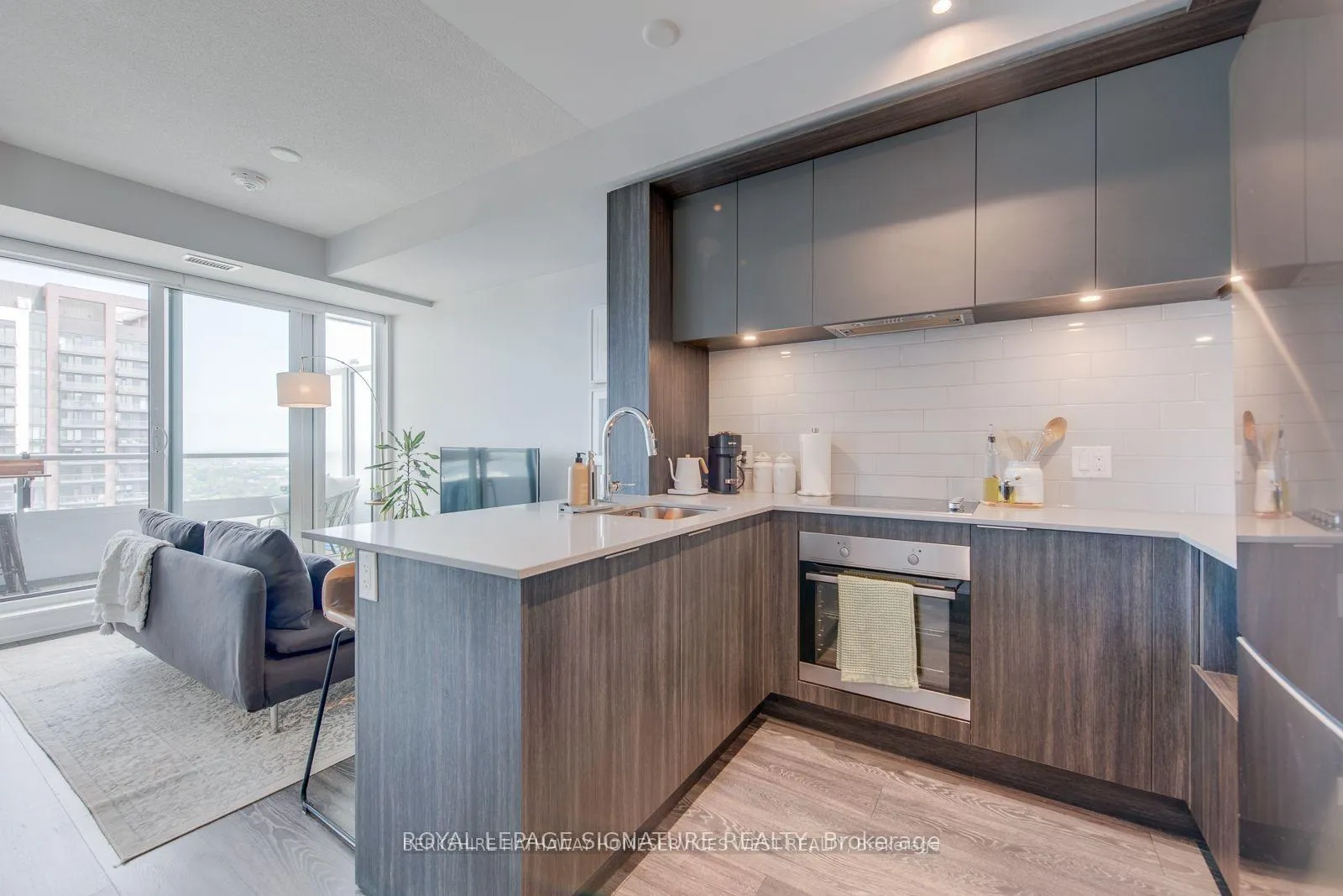 Photo 8 of Unit 2712, 225 Sumach Street, Toronto, Regent Park — HOMEH