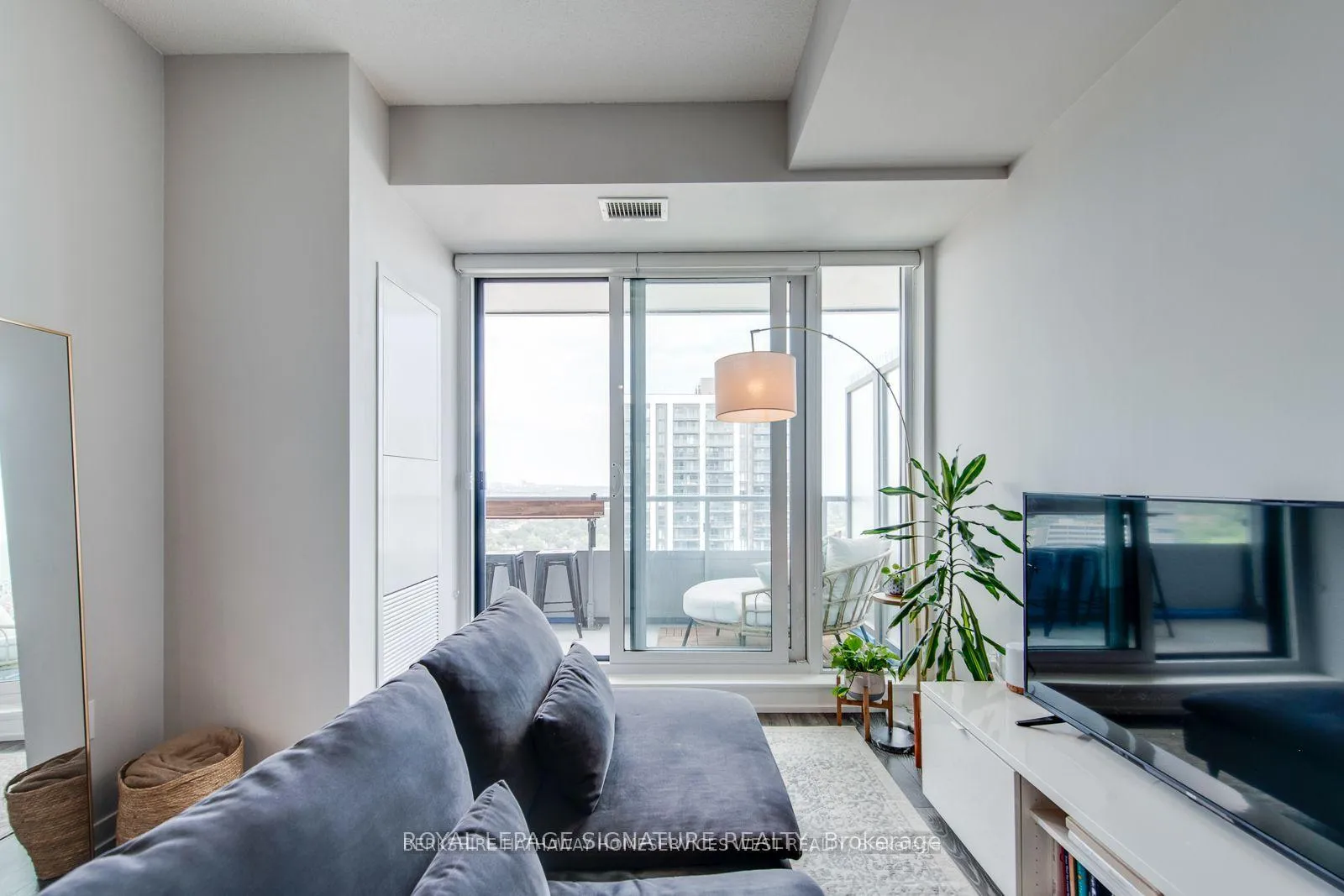 Photo 12 of Unit 2712, 225 Sumach Street, Toronto, Regent Park — HOMEH