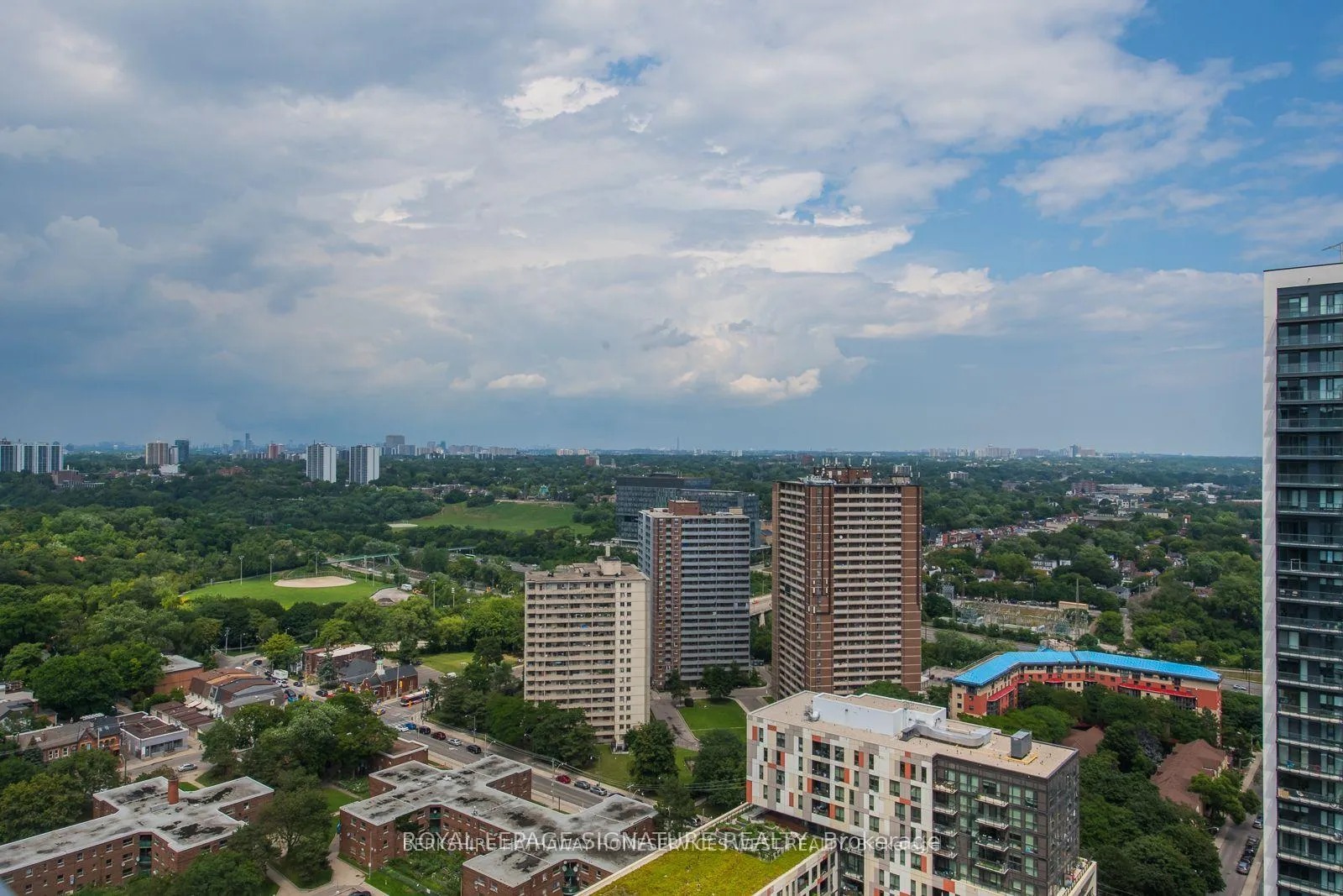 Photo 26 of Unit 2712, 225 Sumach Street, Toronto, Regent Park — HOMEH