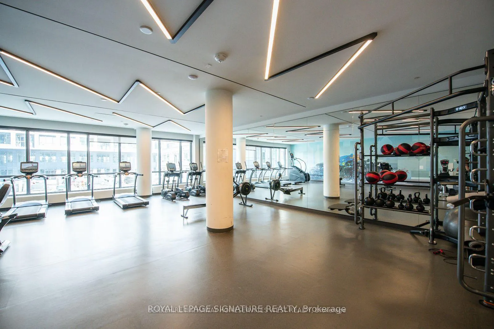 Photo 28 of Unit 2712, 225 Sumach Street, Toronto, Regent Park — HOMEH