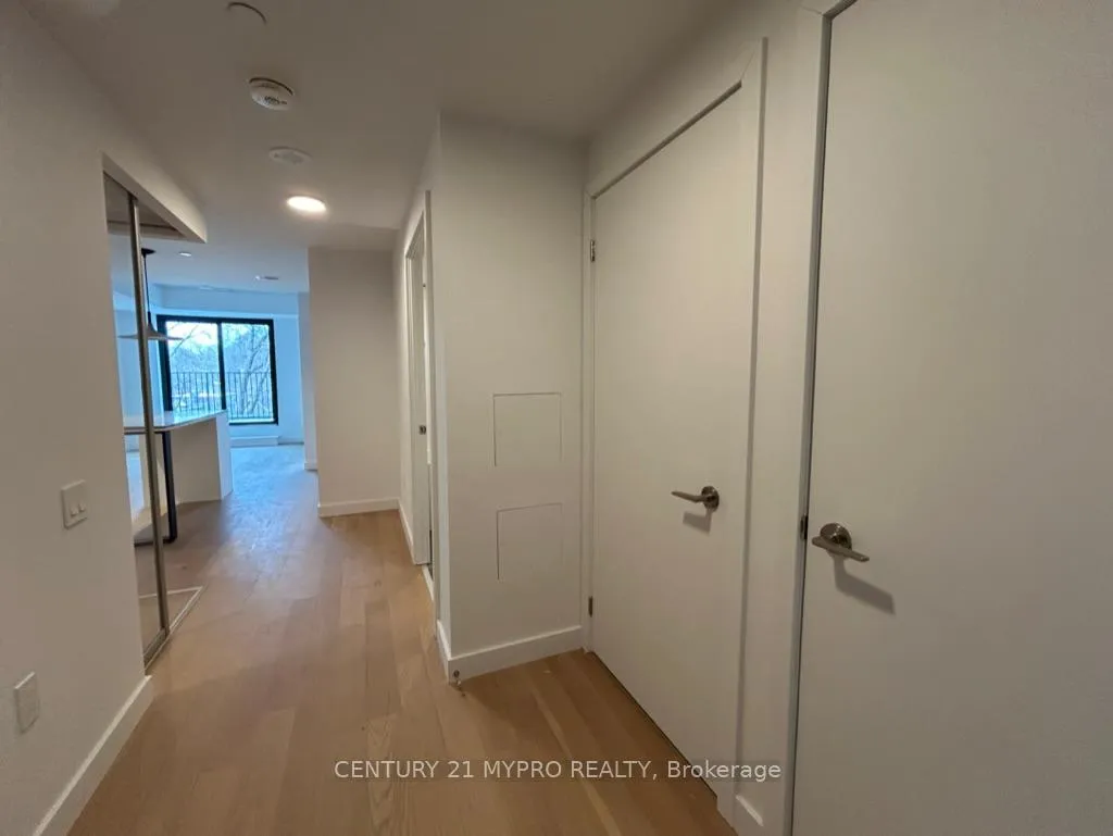Photo 3 of Unit 519, 1720 Bayview Avenue, Toronto, Mount Pleasant East — HOMEH