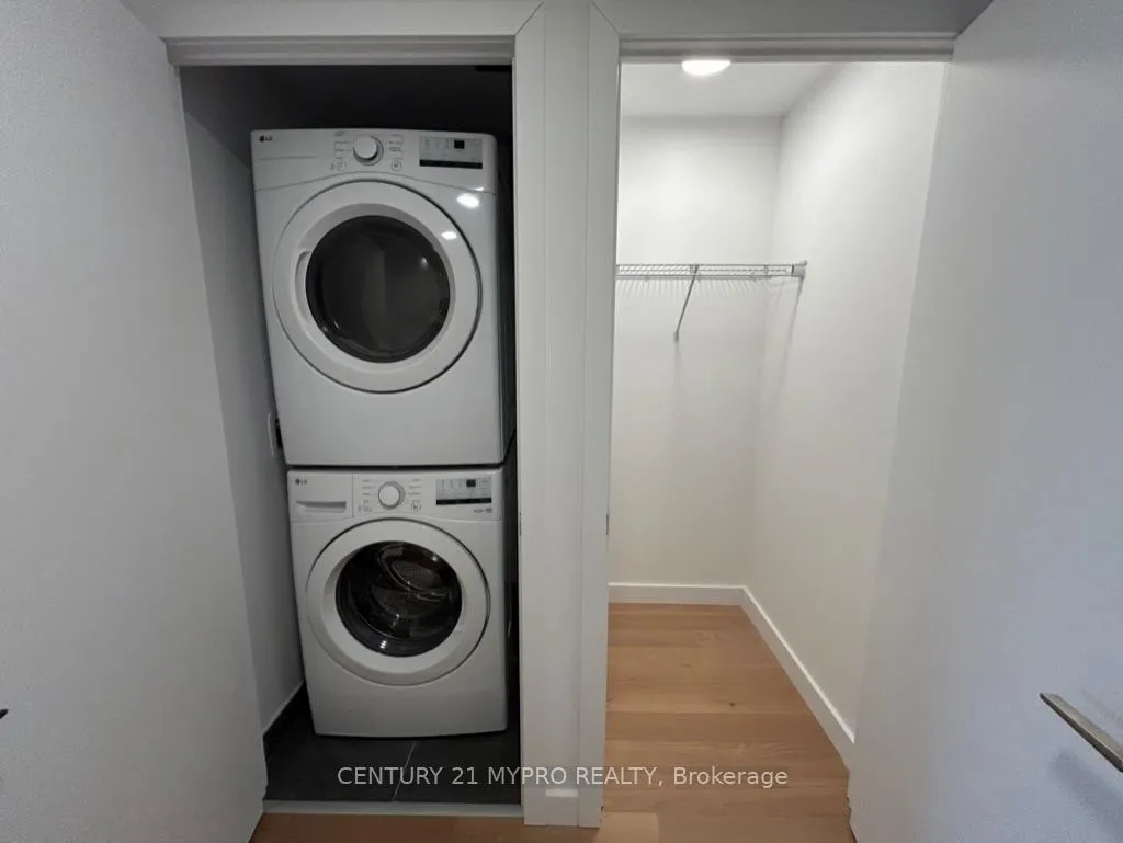 Photo 4 of Unit 519, 1720 Bayview Avenue, Toronto, Mount Pleasant East — HOMEH