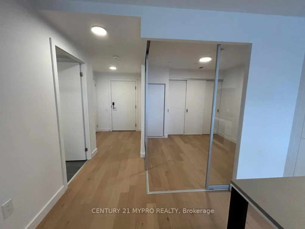 Photo 6 of Unit 519, 1720 Bayview Avenue, Toronto, Mount Pleasant East — HOMEH