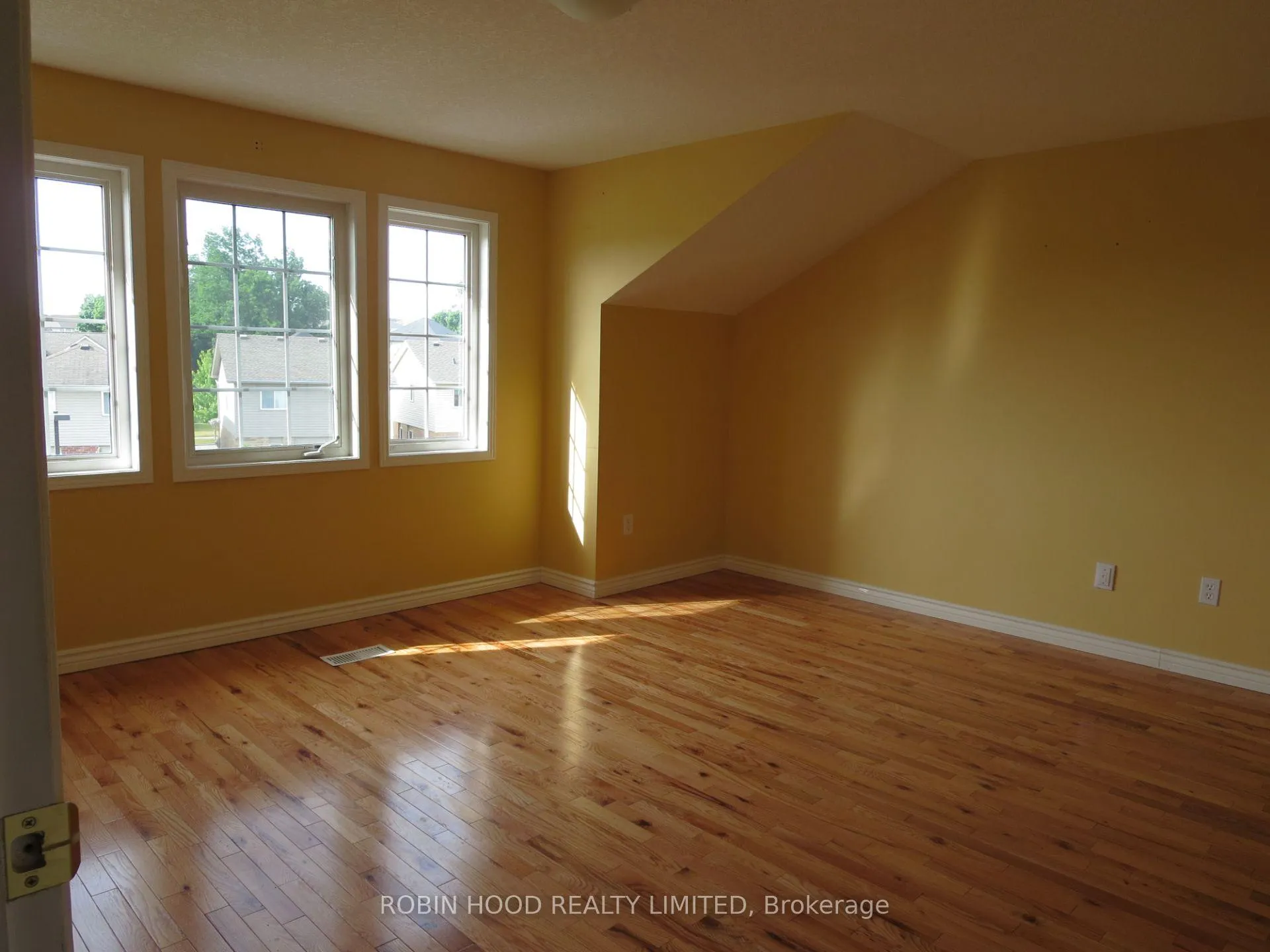 Photo 11 of Unit F31, 175 David Bergey Drive, Kitchener — HOMEH