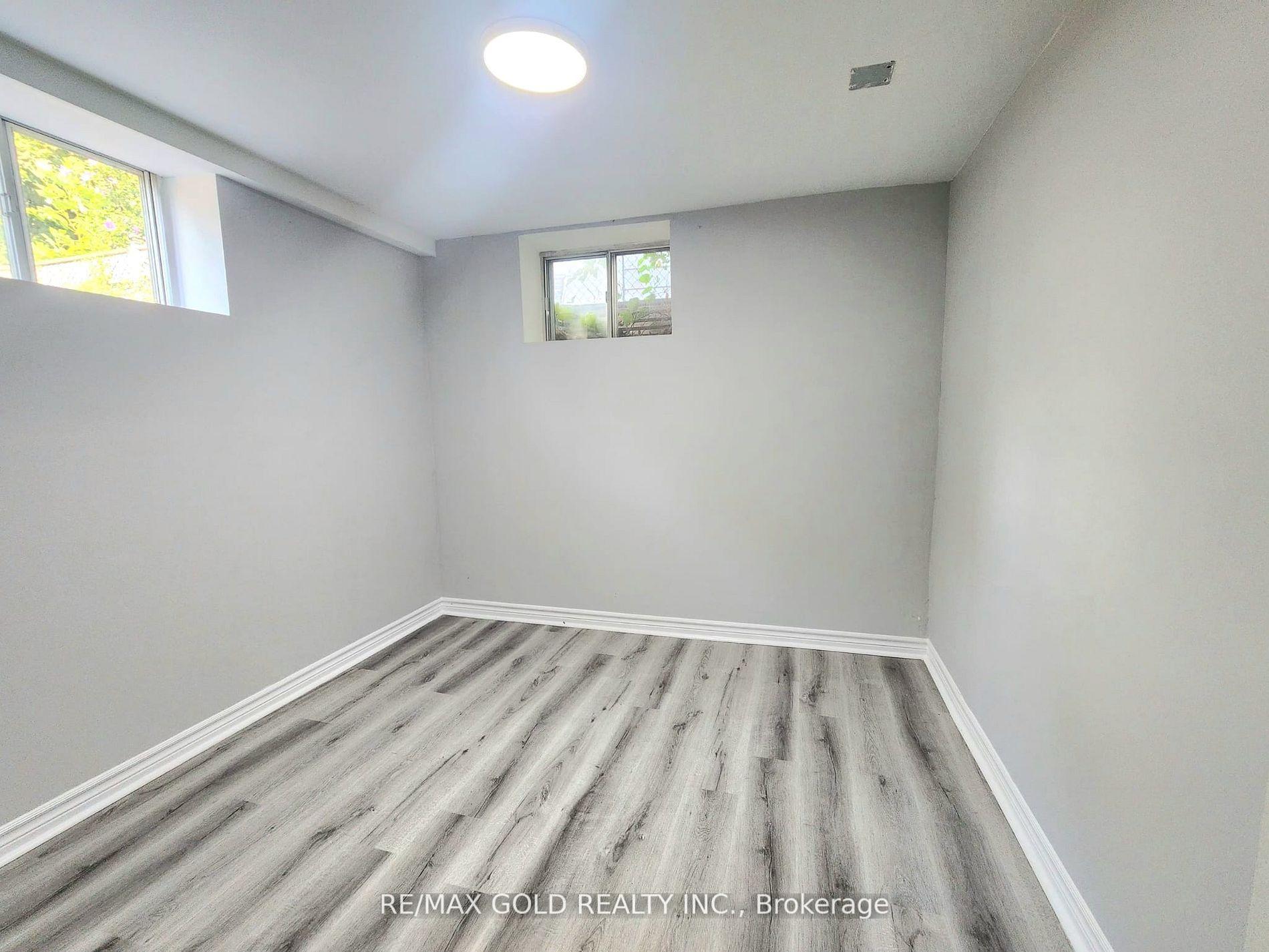 Photo 13 of 27 Heather Road, Hamilton, Corman — HOMEH