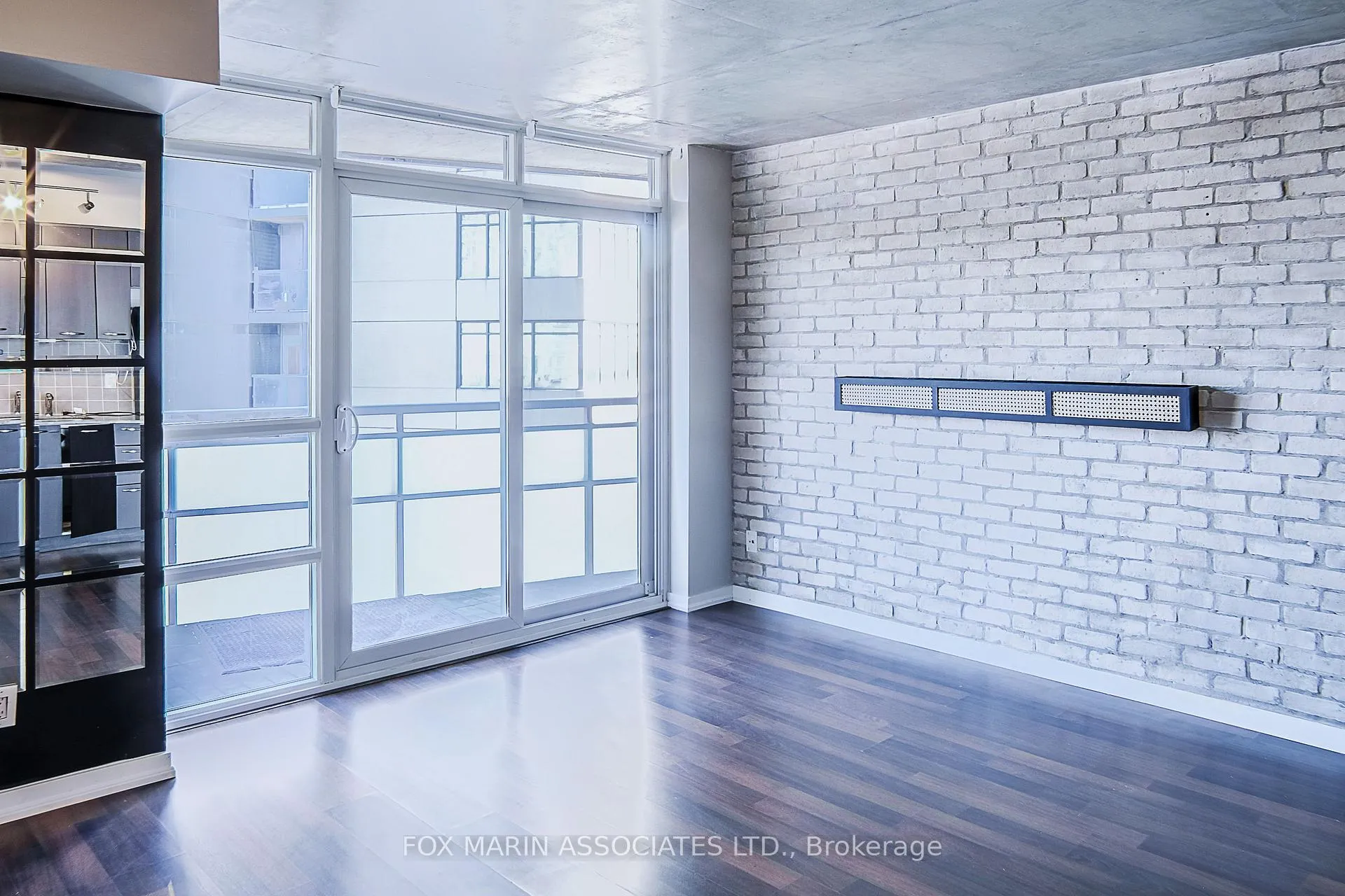 Photo 2 of Unit 828, 38 Joe Shuster Way, Toronto, Niagara — HOMEH