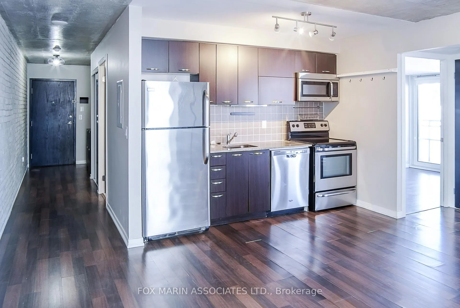 Photo 5 of Unit 828, 38 Joe Shuster Way, Toronto, Niagara — HOMEH