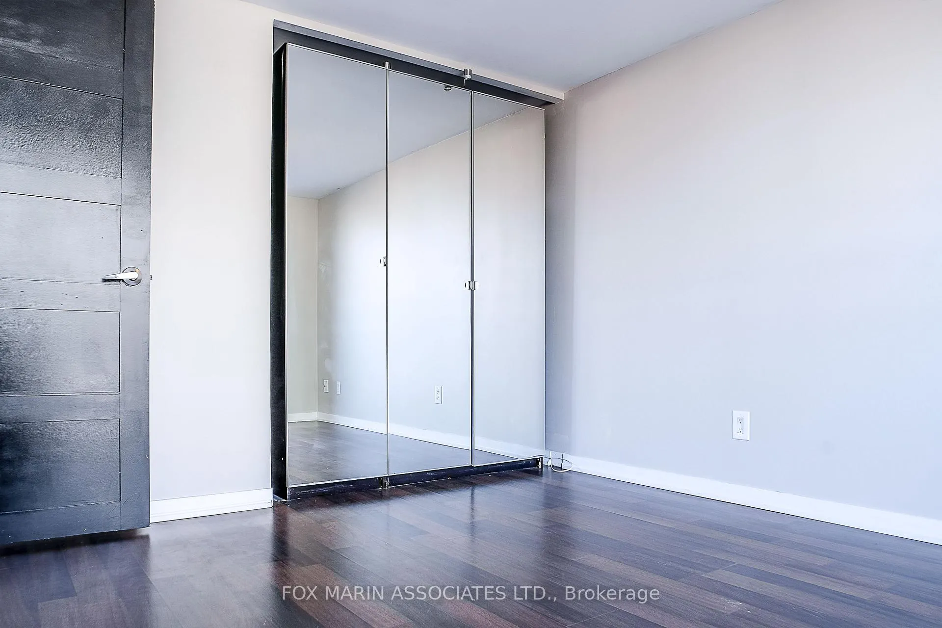 Photo 7 of Unit 828, 38 Joe Shuster Way, Toronto, Niagara — HOMEH