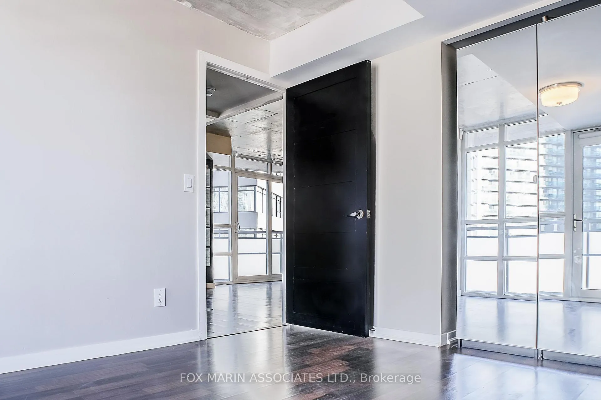 Photo 8 of Unit 828, 38 Joe Shuster Way, Toronto, Niagara — HOMEH