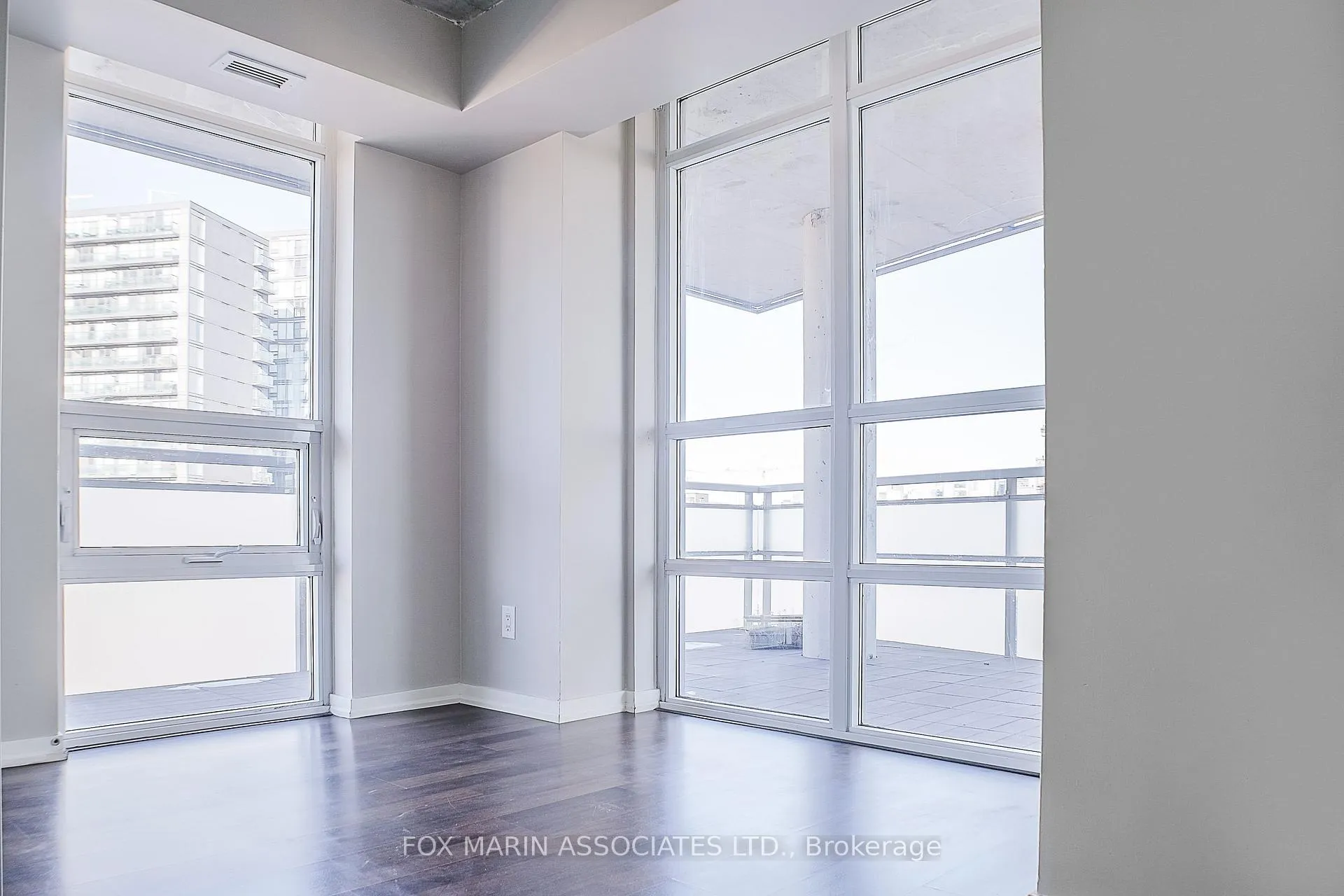 Photo 13 of Unit 828, 38 Joe Shuster Way, Toronto, Niagara — HOMEH