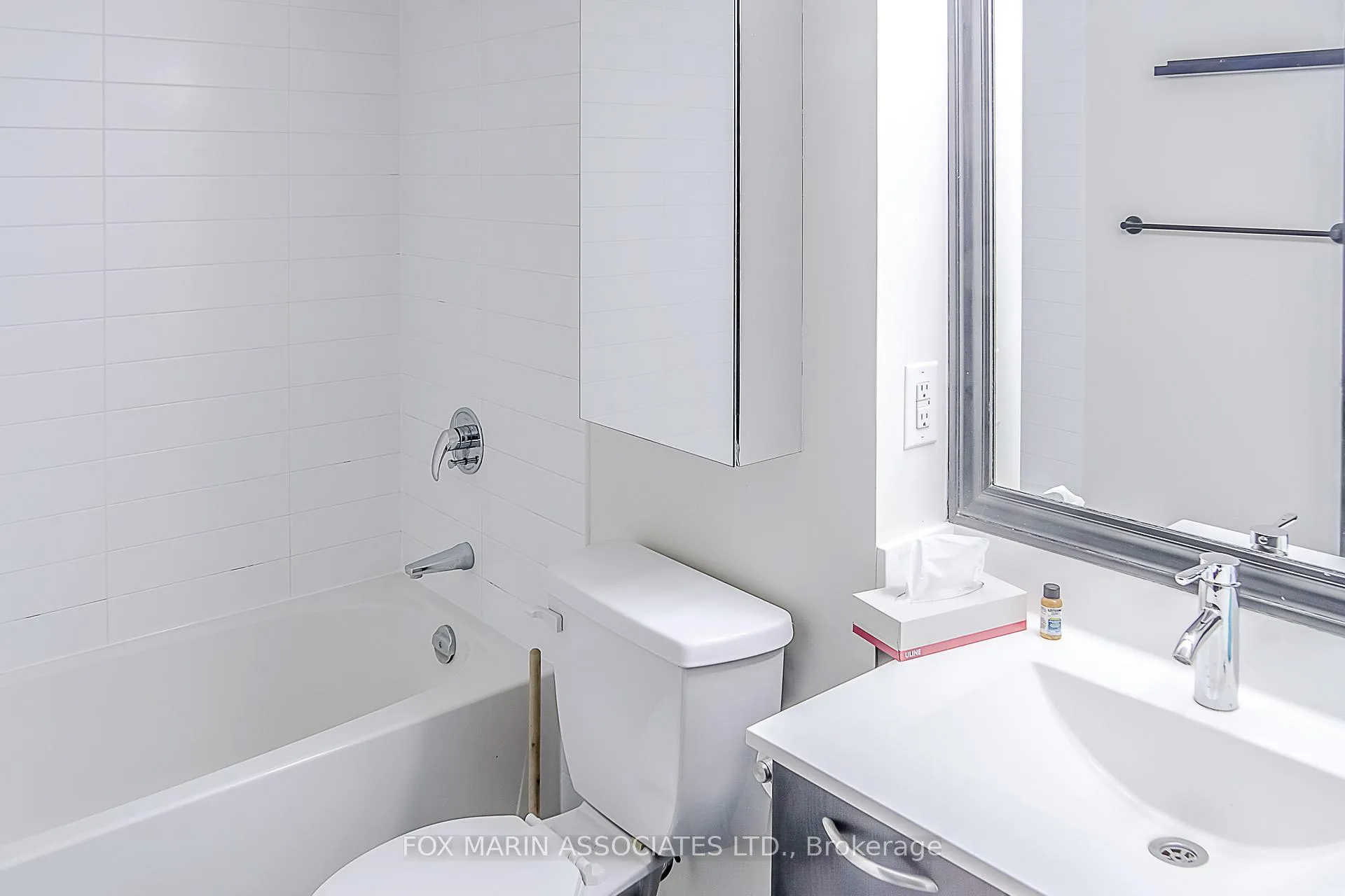 Photo 18 of Unit 828, 38 Joe Shuster Way, Toronto, Niagara — HOMEH