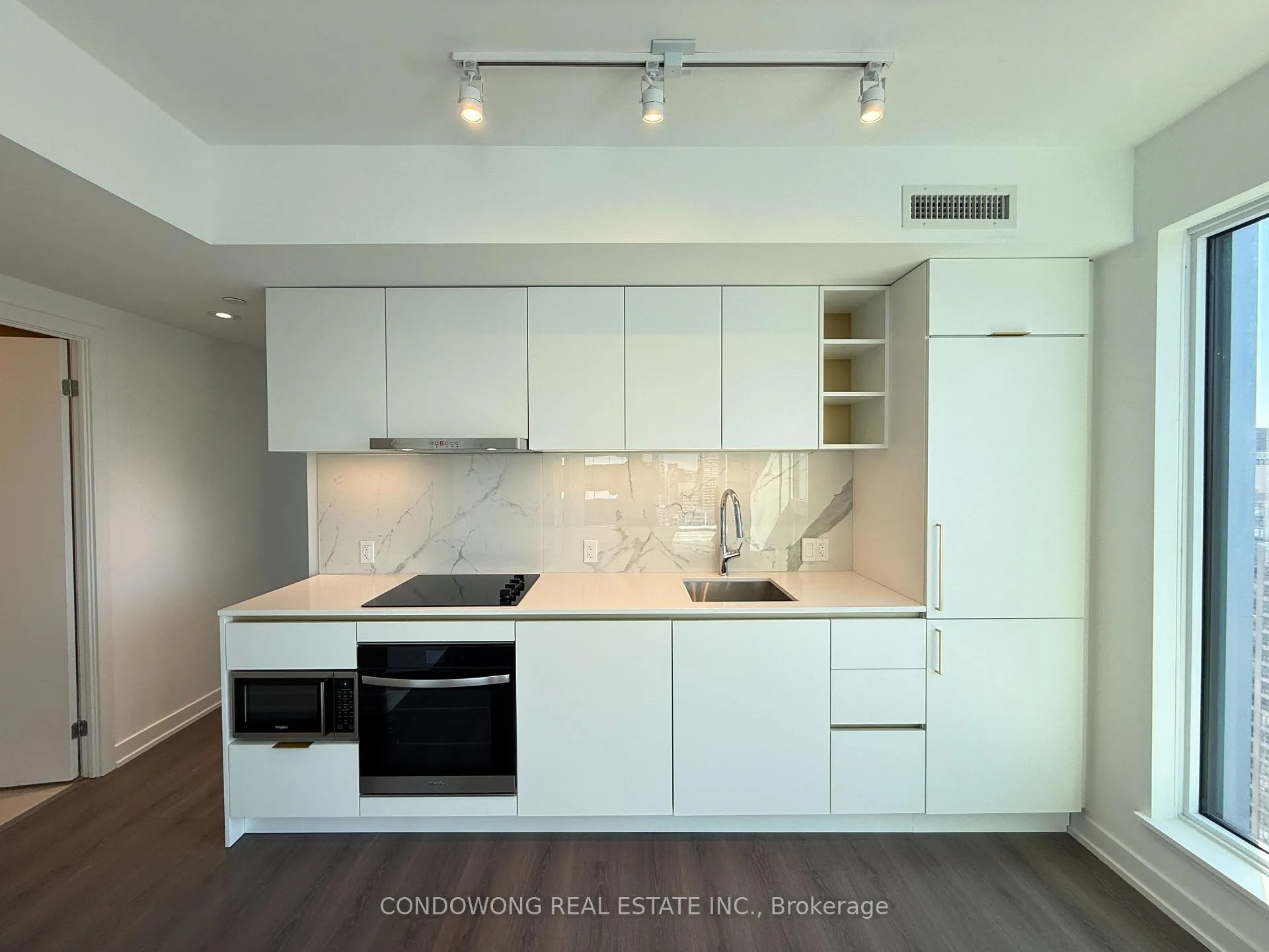 Front of Unit 3703, 8 Wellesley Street W