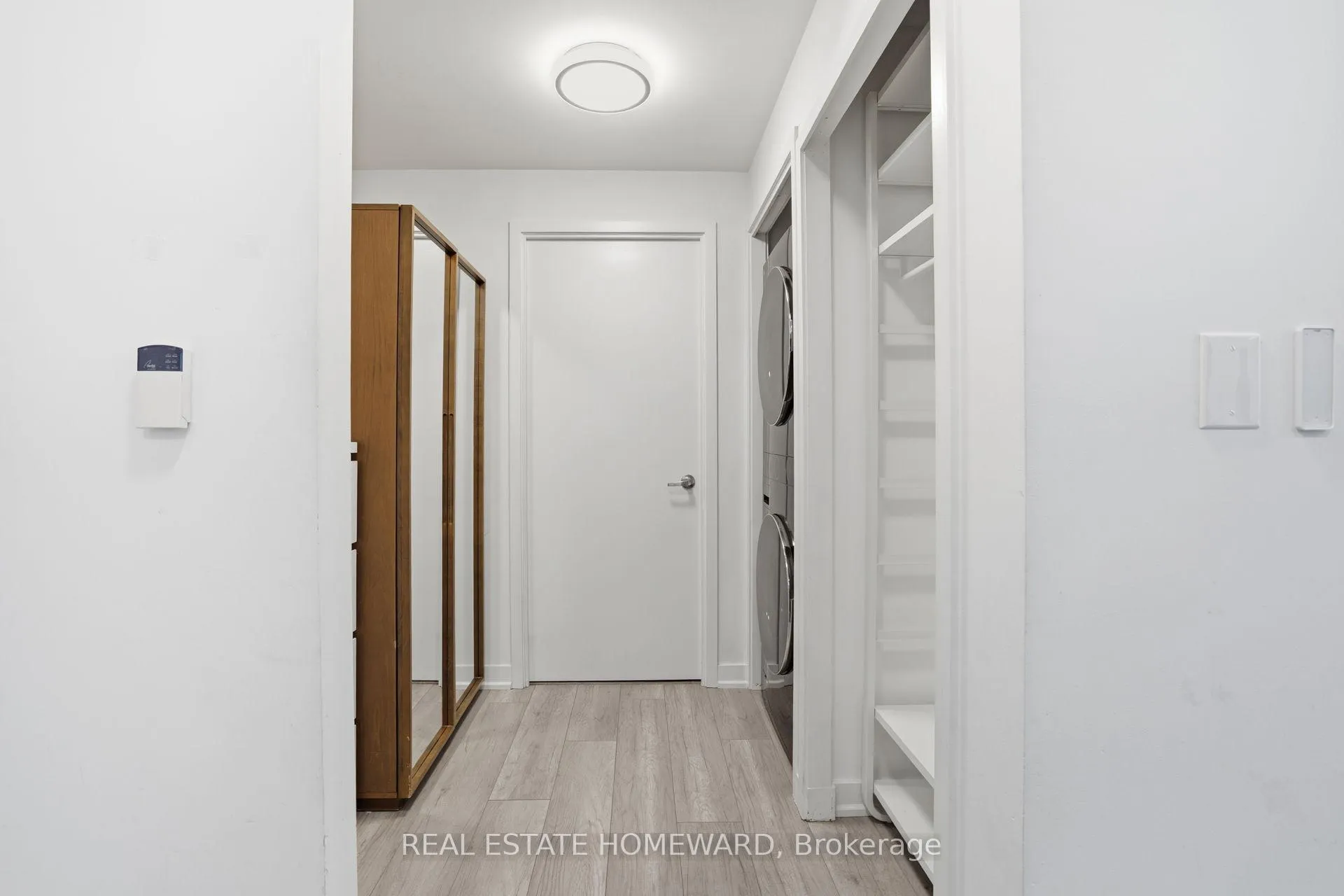 Photo 7 of Unit 708, 9 Spadina Avenue, Toronto, Waterfront Communities — HOMEH
