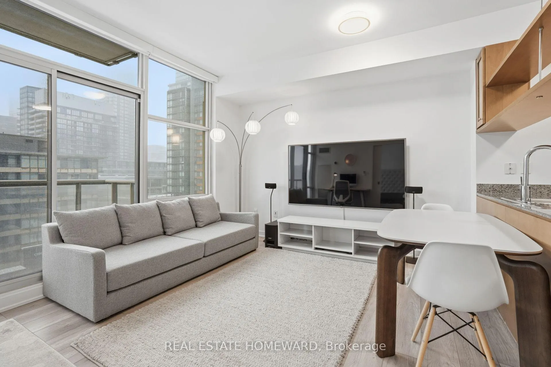 Photo 13 of Unit 708, 9 Spadina Avenue, Toronto, Waterfront Communities — HOMEH
